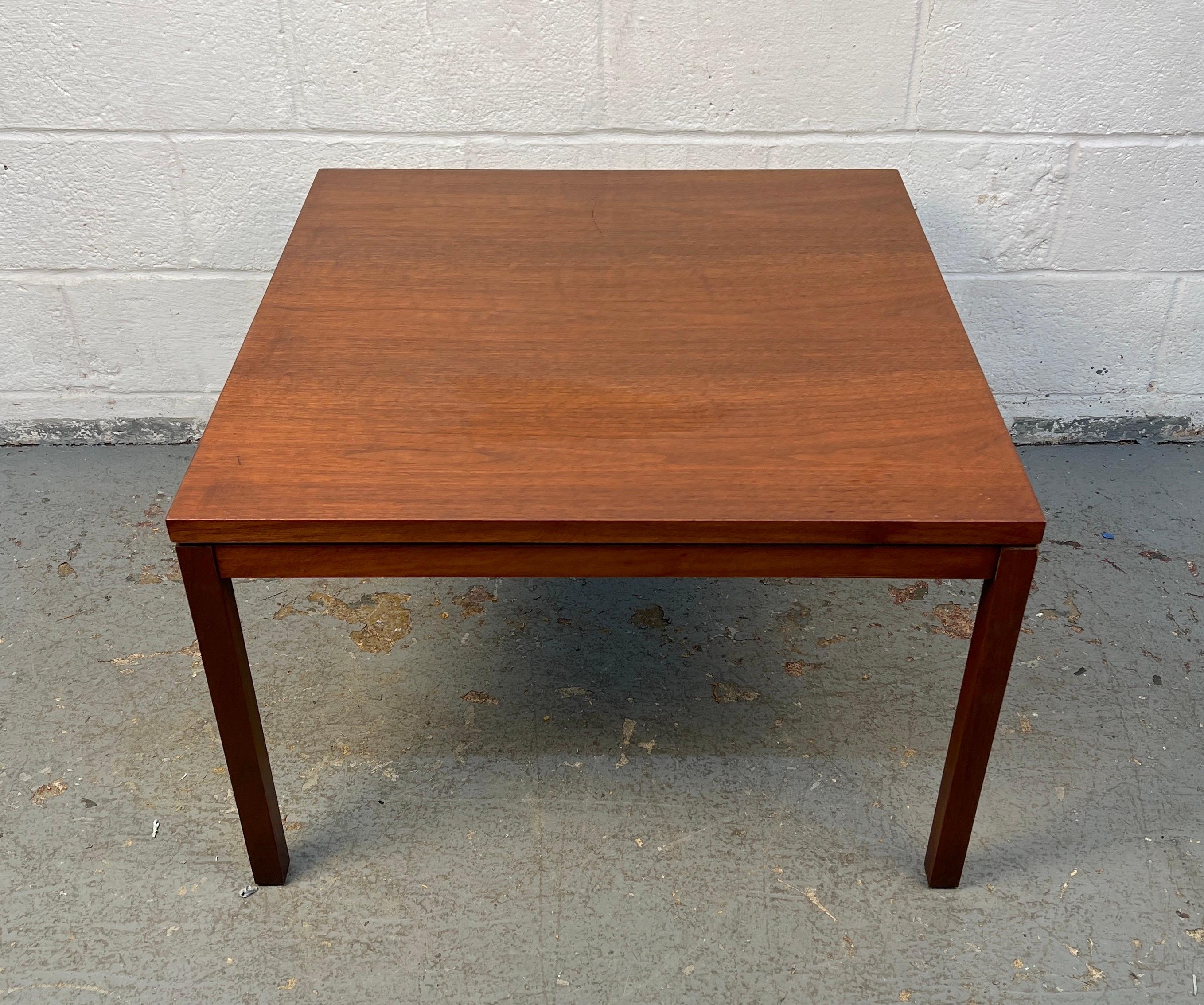 Vintage Walnut Coffee Table By Steelcase In Good Condition For Sale In Brooklyn, NY