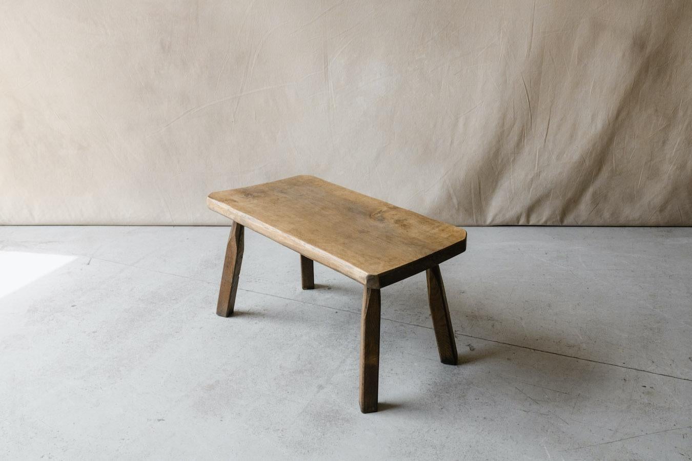 Table basse vintage en noyer de France, datant d'environ 1950 en vente 1