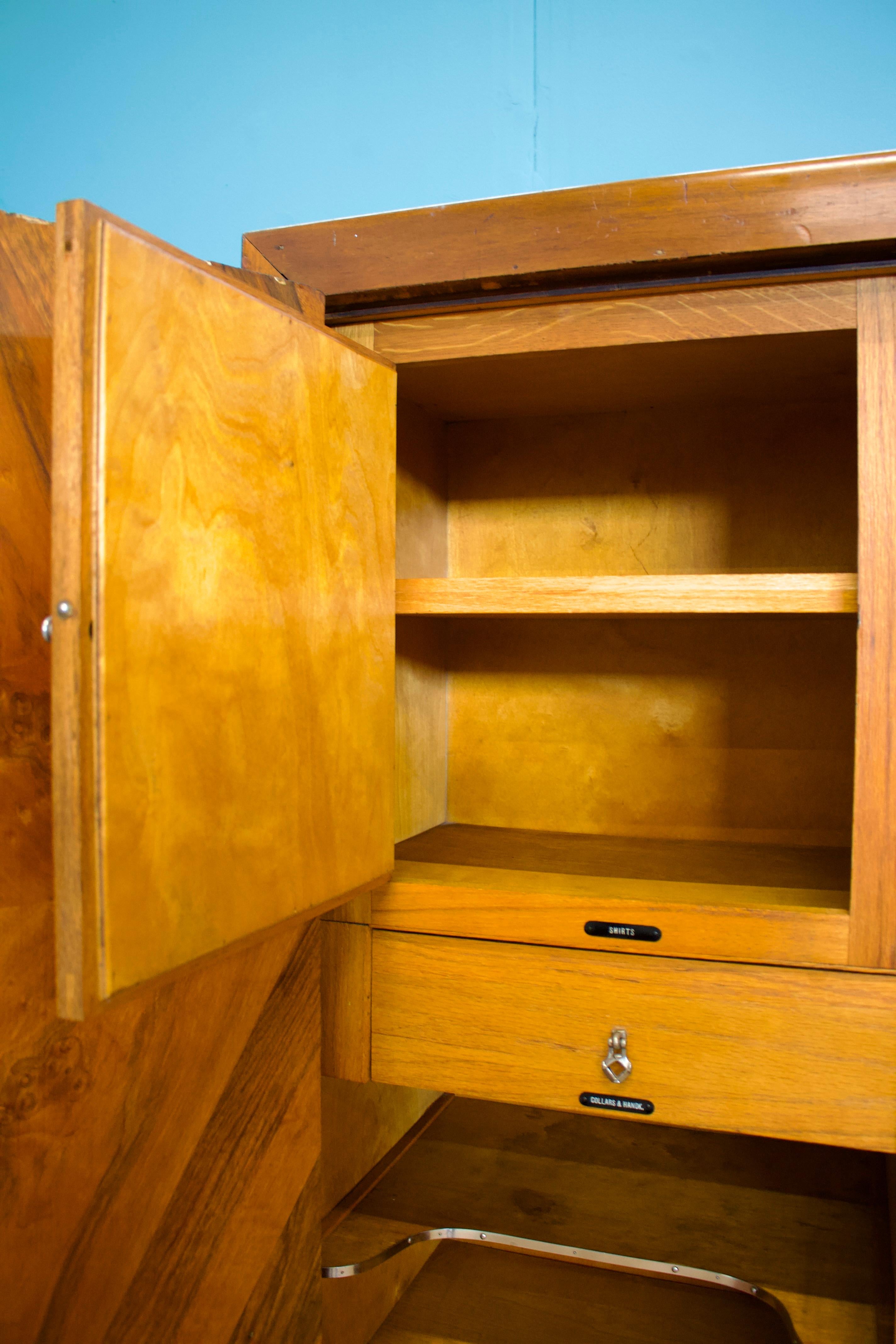Armario Compactum Vintage de Nogal de Fitrobe, años 30 2