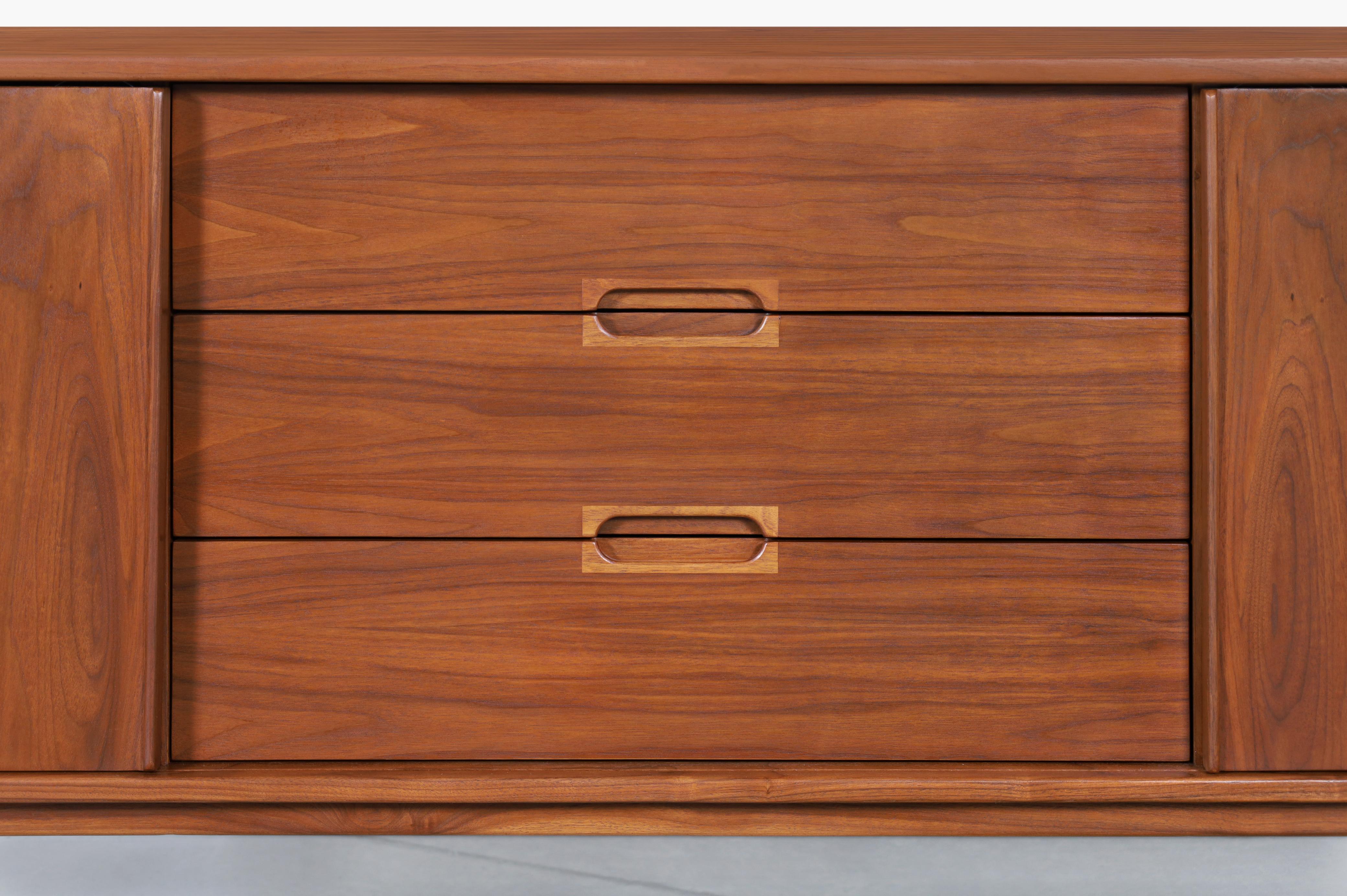 Vintage Walnut Credenza by John Keal for Brown Saltman For Sale 4