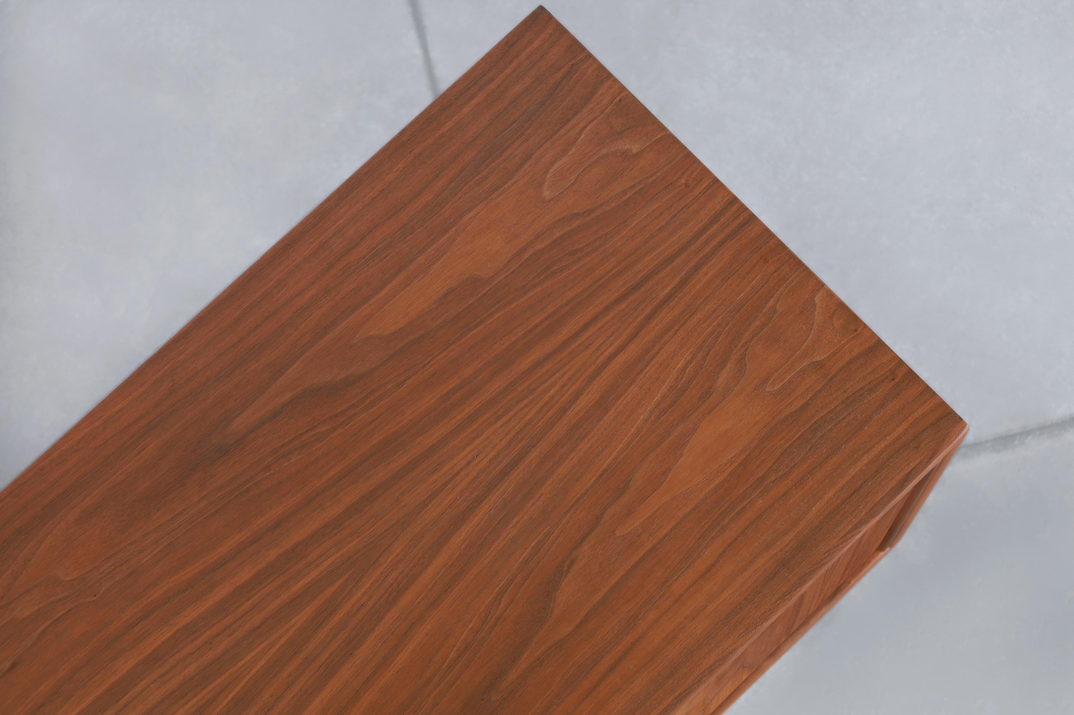 Vintage Walnut Credenza by John Keal for Brown Saltman For Sale 7