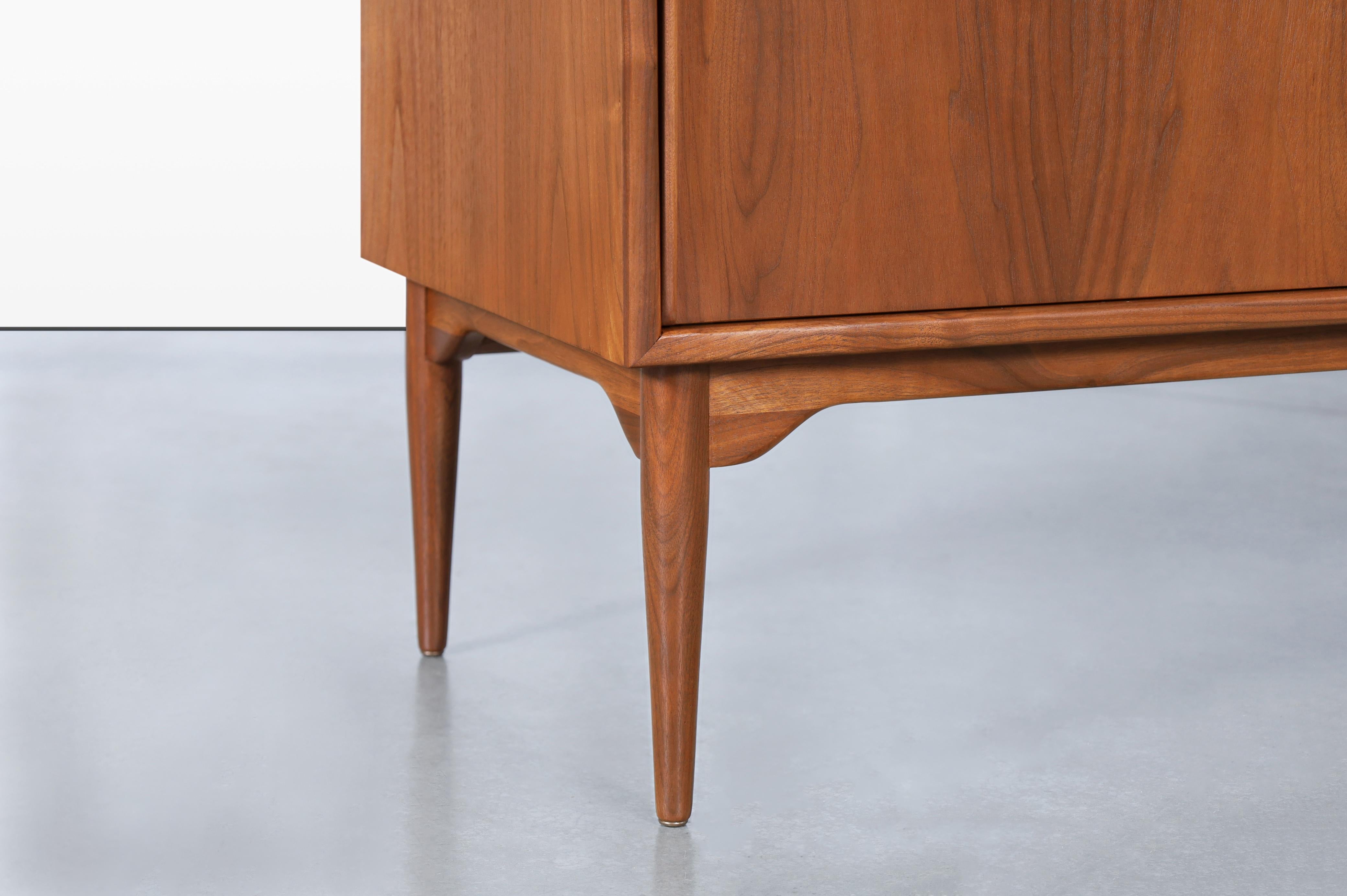Vintage Walnut Credenza by John Keal for Brown Saltman For Sale 2