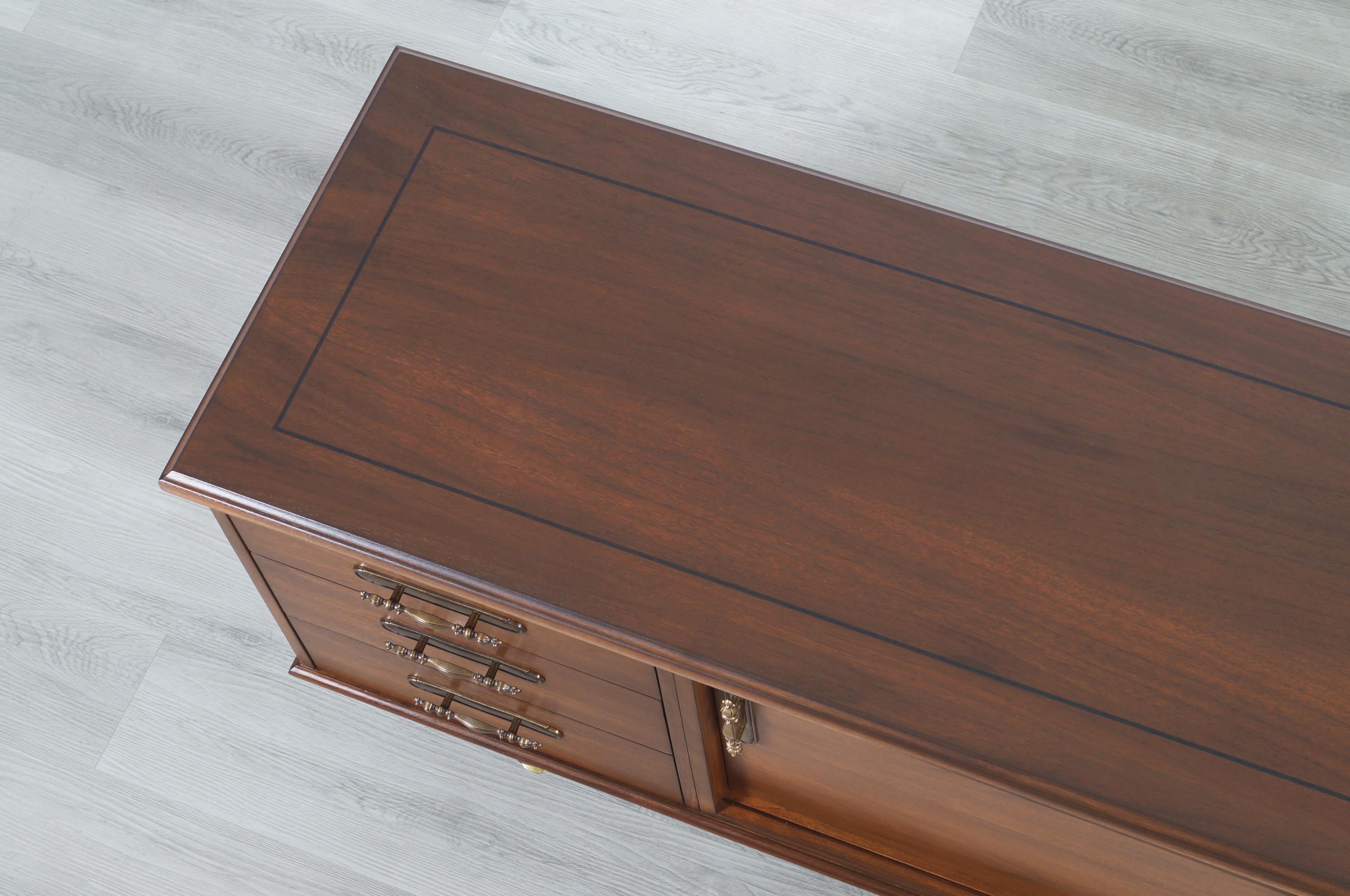 Credenza in noce vintage di Maurice Bailey per Monteverdi Young in vendita 6