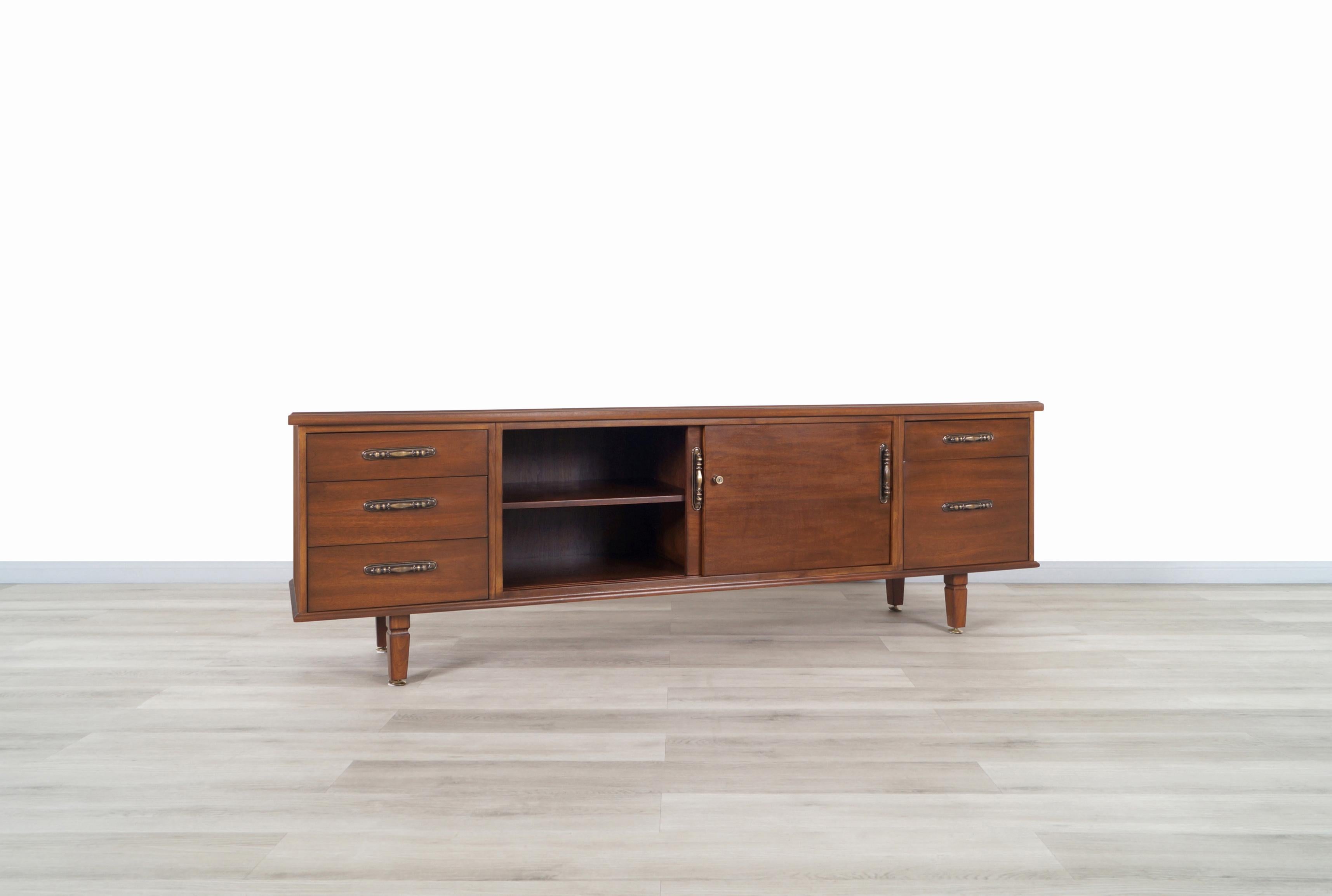 Mid-20th Century Vintage Walnut Credenza by Maurice Bailey for Monteverdi Young For Sale