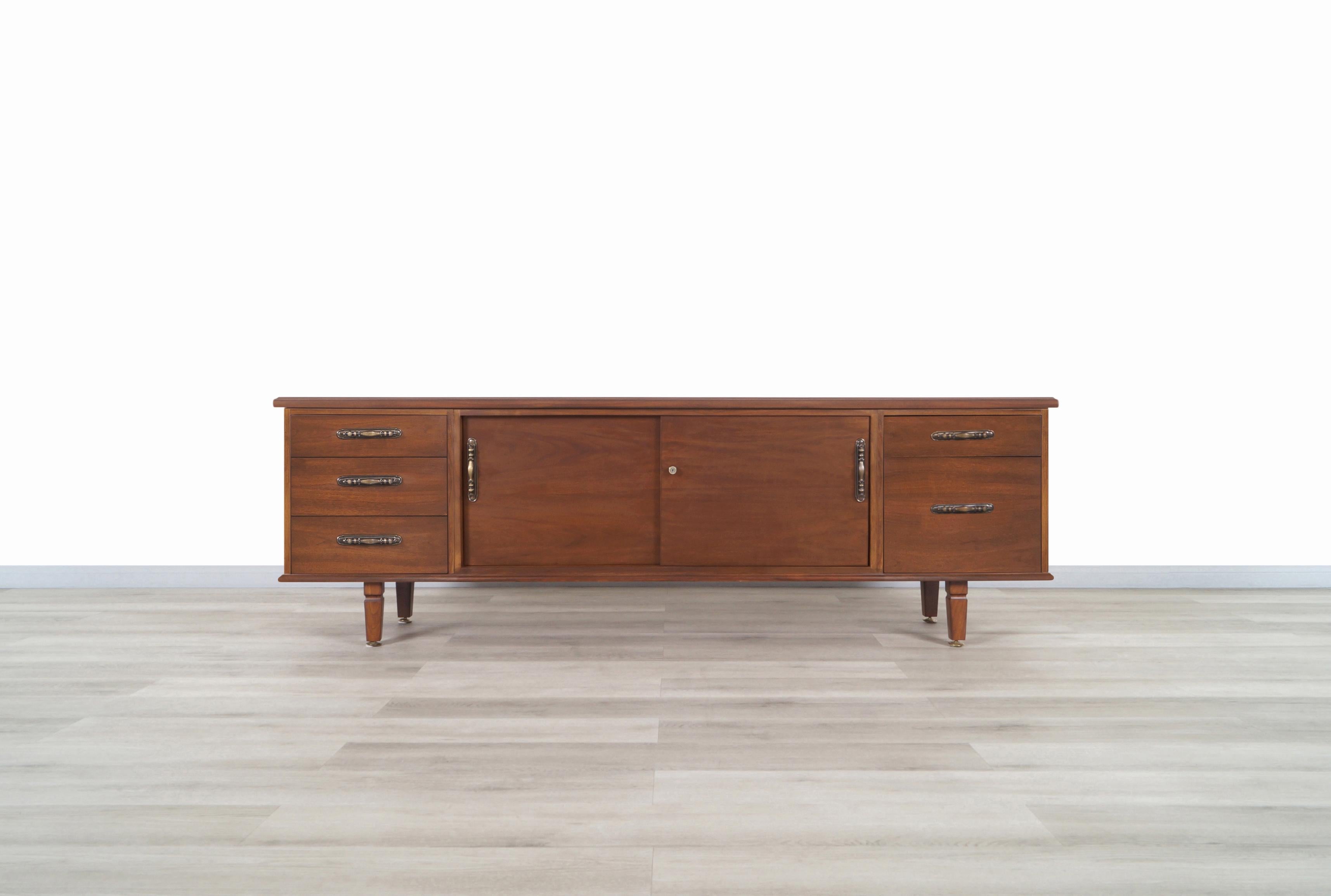 Vintage Walnut Credenza by Maurice Bailey for Monteverdi Young For Sale 1