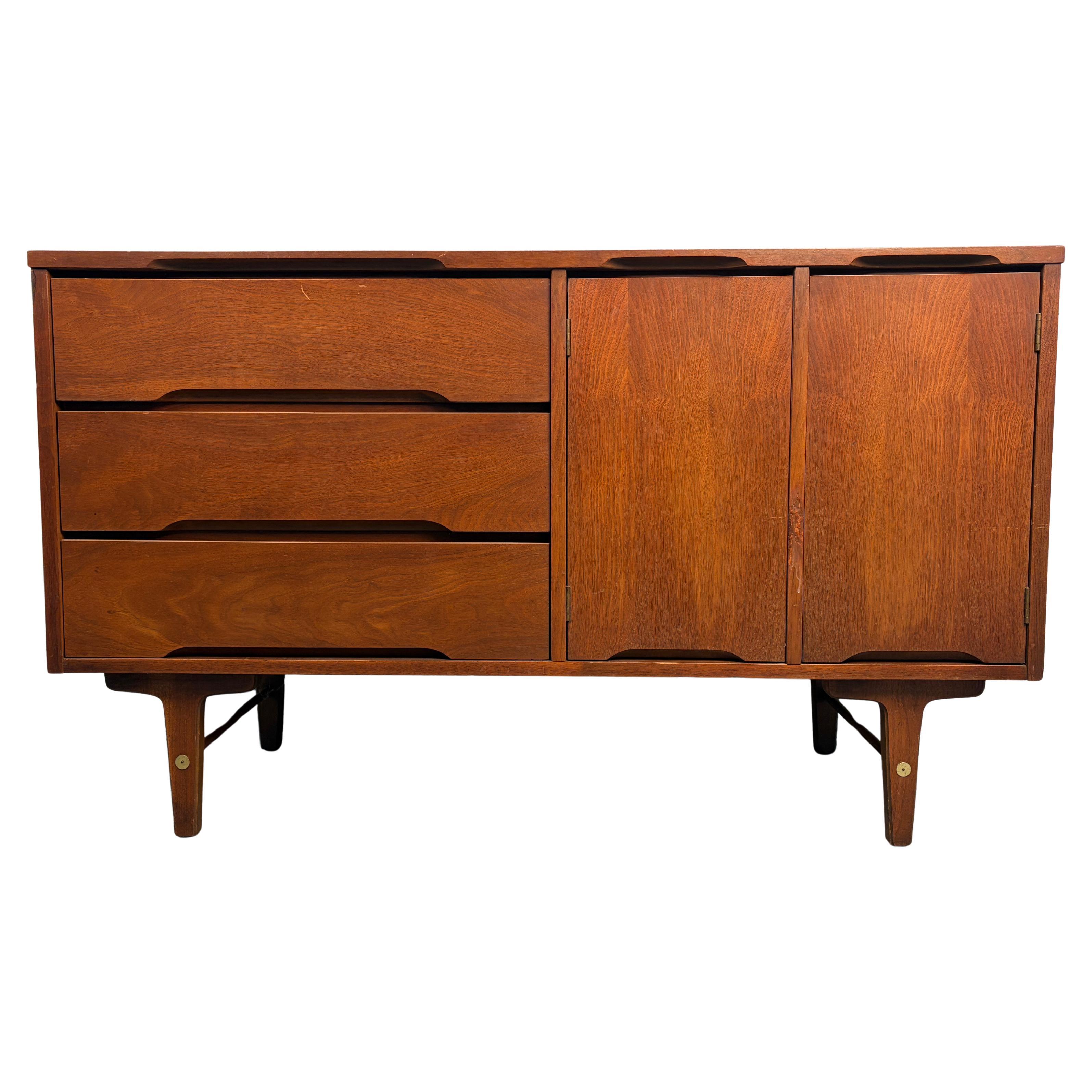 Vintage Walnut Credenza By Stanley Furniture For Sale