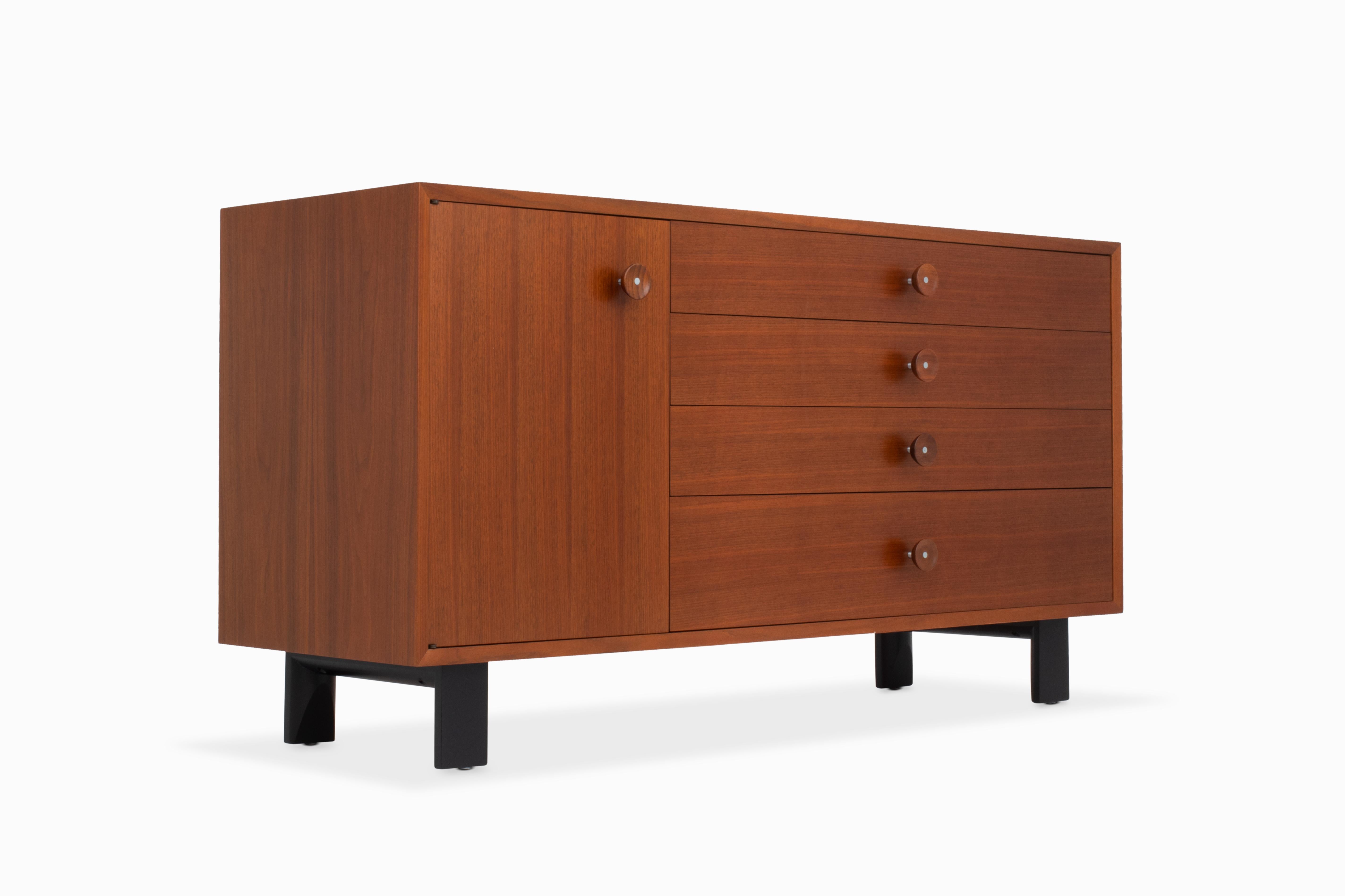 Vintage Walnut Credenza/Dresser by George Nelson for Herman Miller In Good Condition In Oxnard, CA