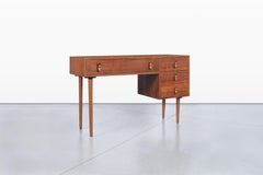 Bureau vintage en noyer par Stanley Young pour Glenn of California