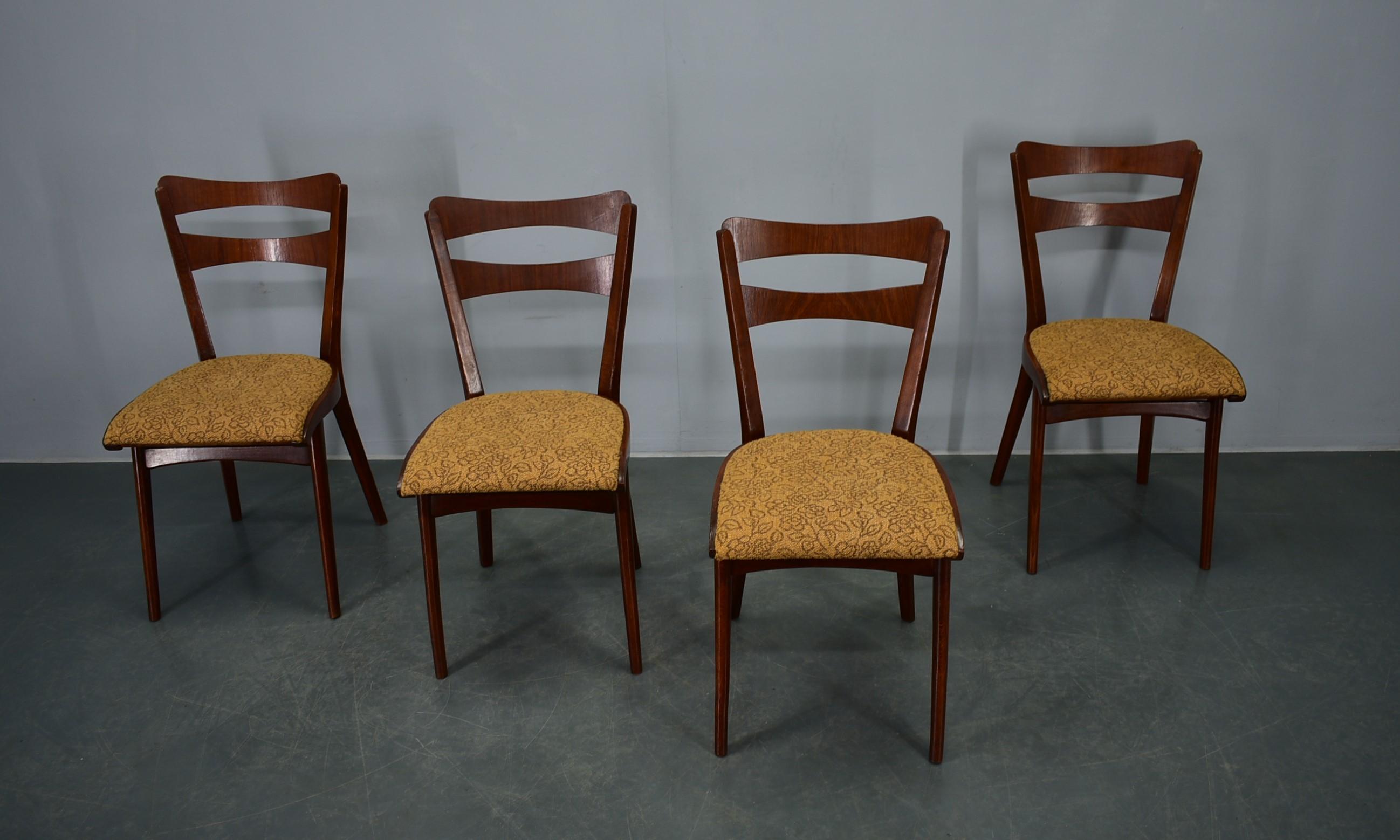 Sedie da pranzo in noce vintage di Mier Topolcany, Cecoslovacchia, anni '60, Set di 4 in vendita 4