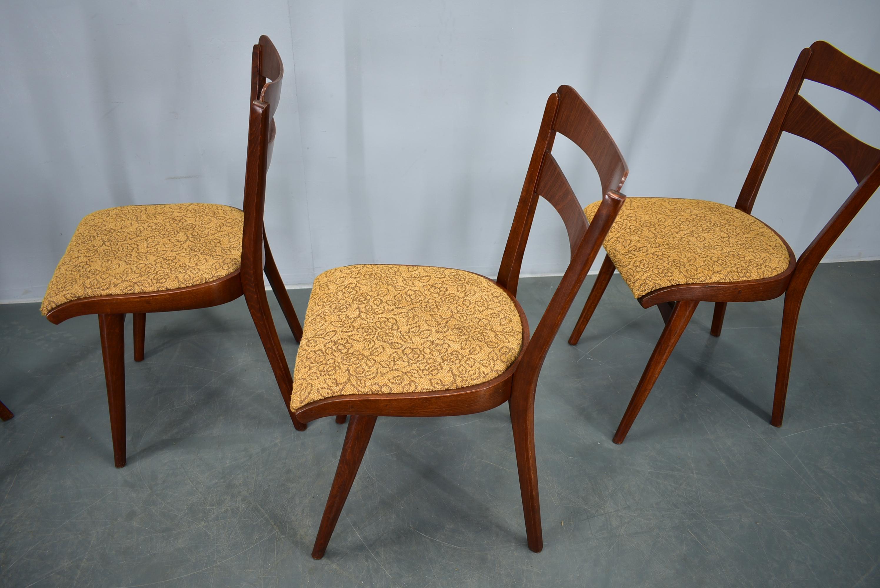Sedie da pranzo in noce vintage di Mier Topolcany, Cecoslovacchia, anni '60, Set di 4 in vendita 11