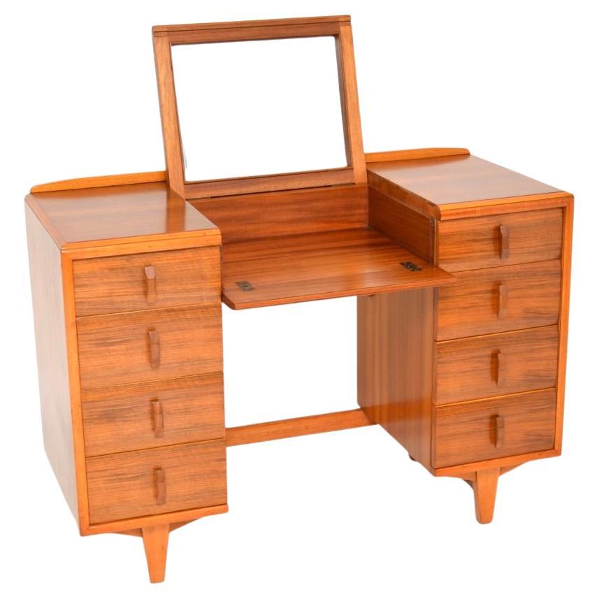 Vintage Nussbaum Frisiertisch von Heal
s im Angebot