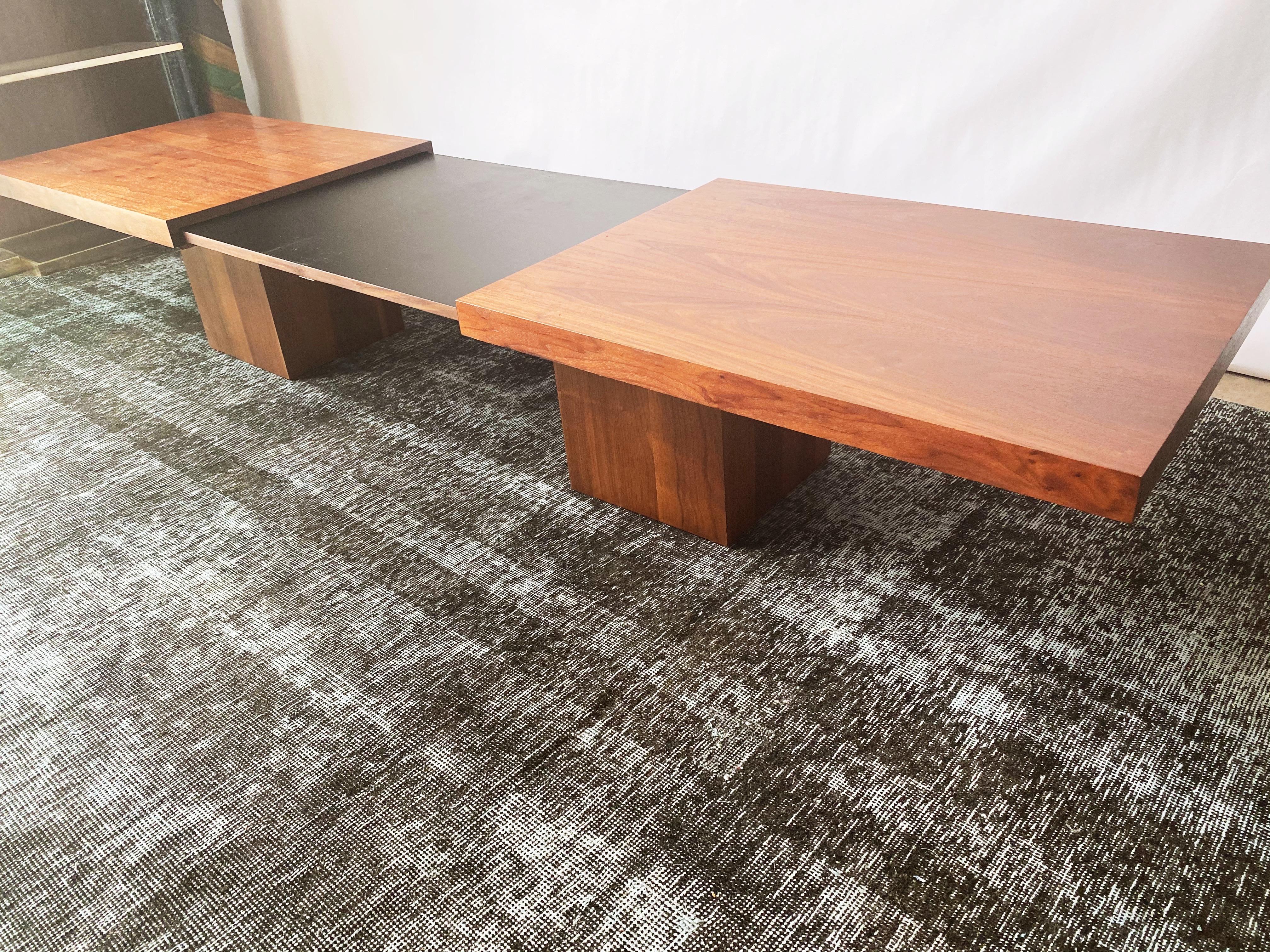 Vintage Walnut Expandable Coffee Table by John Keal for Brown Saltman, c. 1960s 4