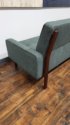 Vintage-Sofa mit Nussbaumrahmen von Jens Risom Designs