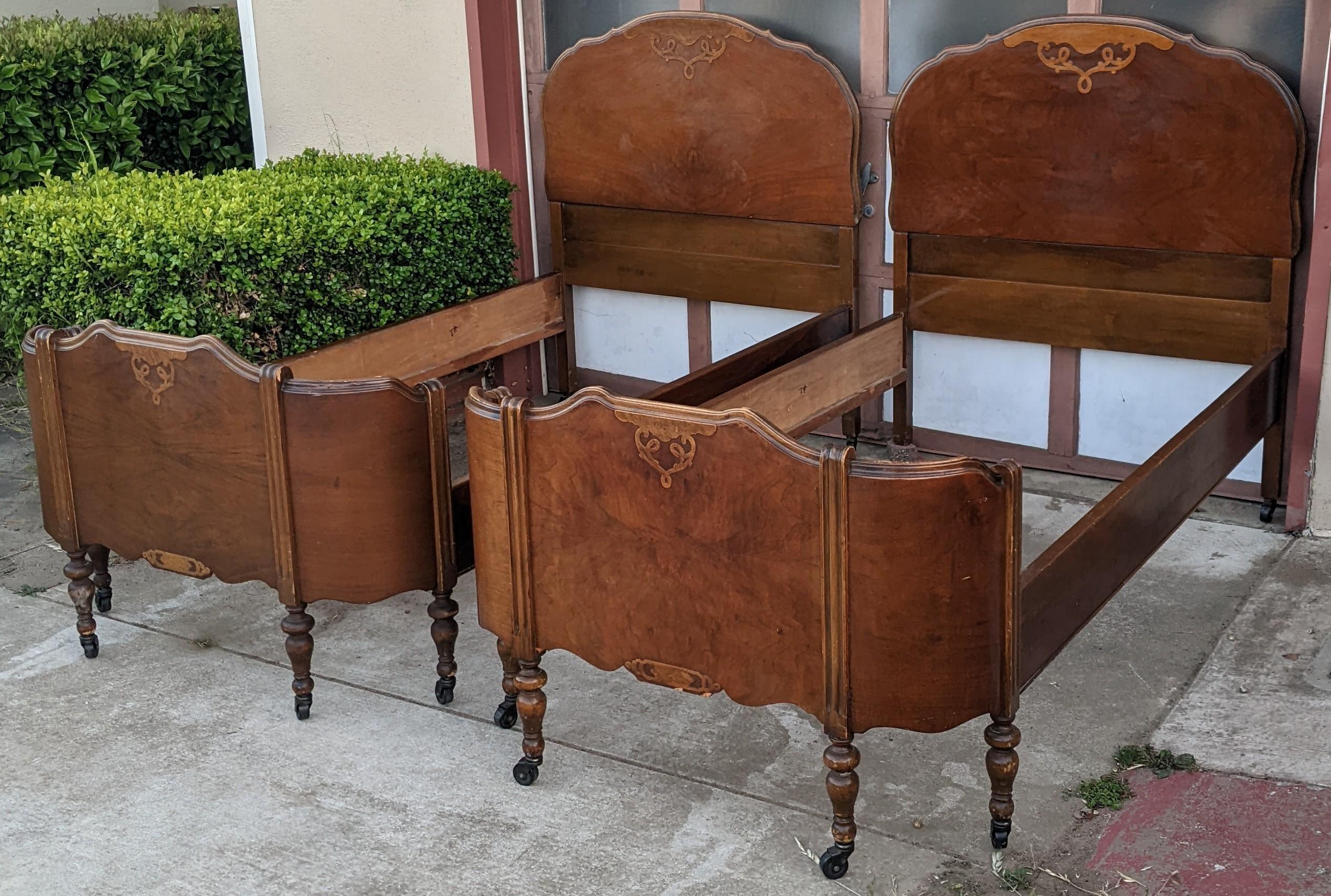 Vintage Walnut French Curved Footboard Twin Beds, a Pair For Sale 4