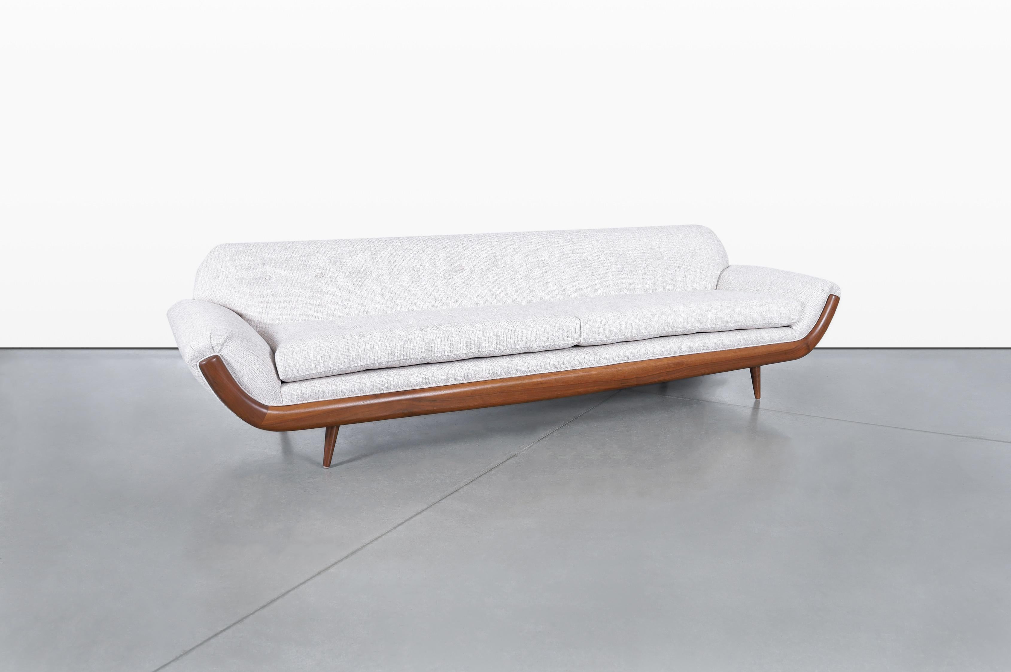 Vintage Walnut “Gondola” Sofa After Adrian Pearsall In Excellent Condition For Sale In North Hollywood, CA