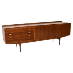 Aparador Hamilton Vintage de nogal de Robert Heritage para Archie Shine