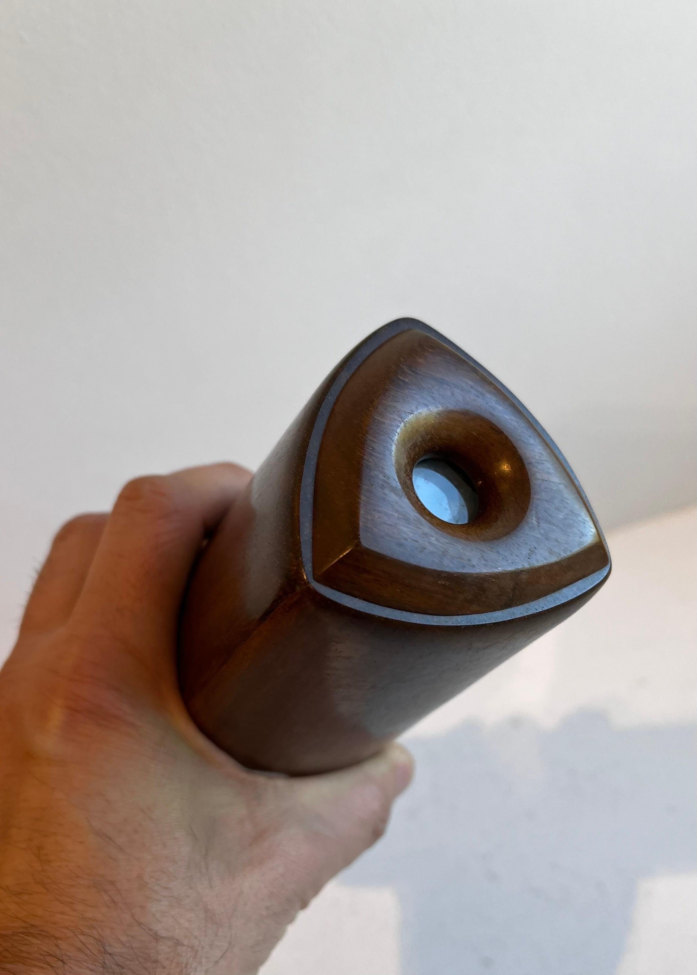 Caleidoscopio d'epoca in legno di noce lavorato a mano 
di Kaleidoscope Artist Carol e Tom Paretti, 1989

Cassa in noce
Firmato 