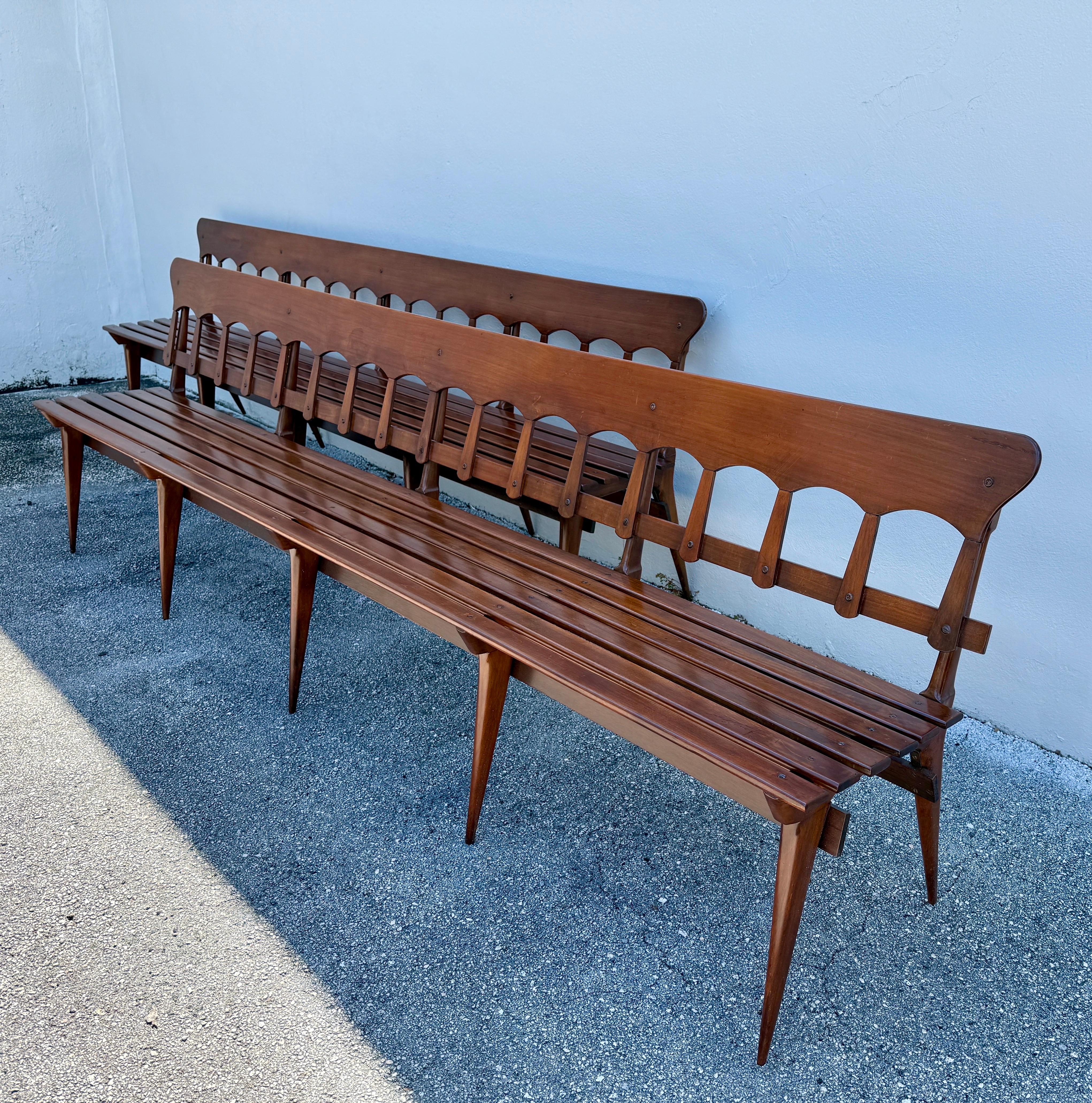 Banco largo de galería italiano vintage de nogal - DOS disponibles Nogal en venta