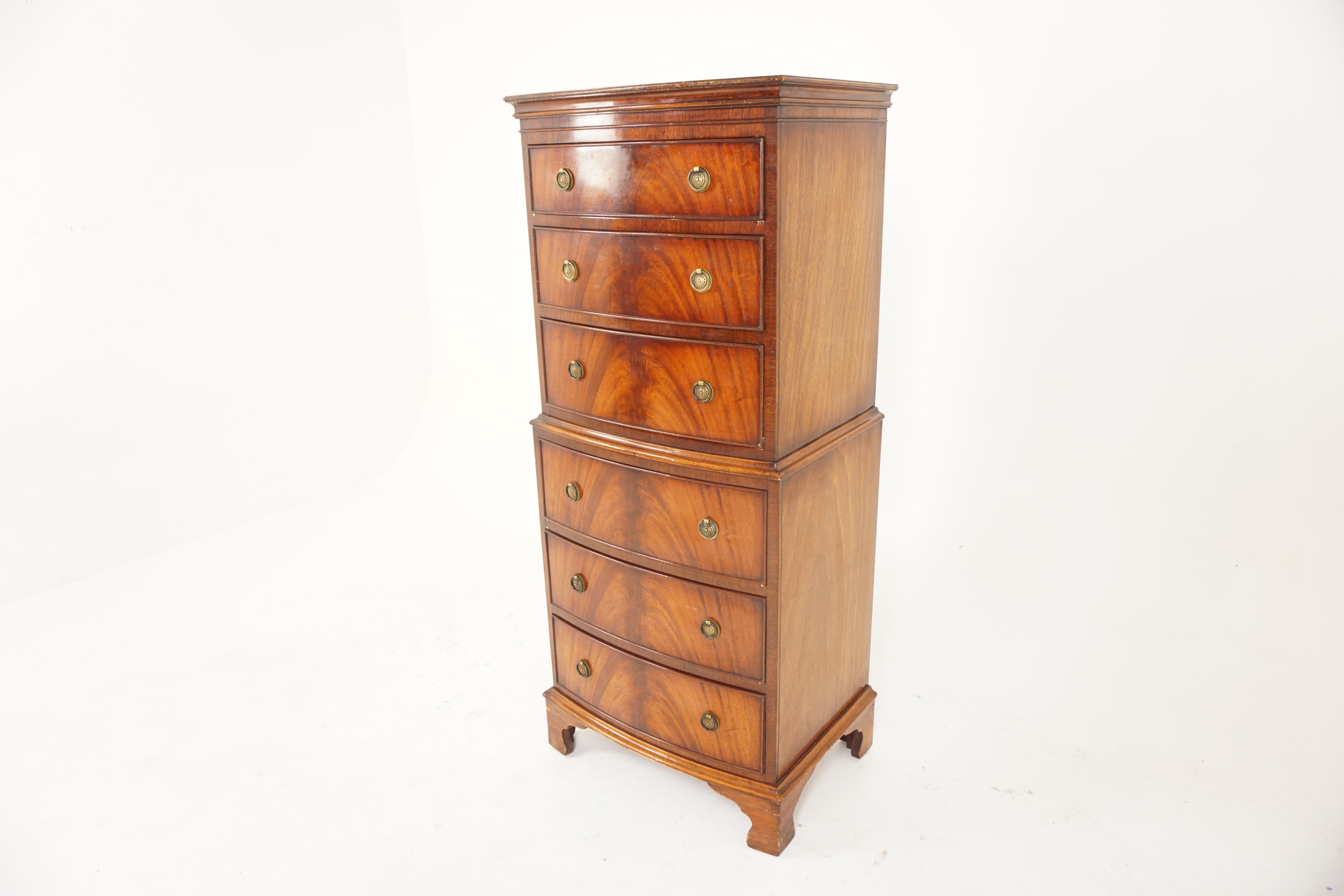 Vintage Walnut lingerie dresser, tall dresser, Scotland 1930, H746.

Scotland 1930
Solid Walnut + Veneer
Original finish
Good quality six drawer walnut dresser with original brass hardware
Graduating drawers
All standing on an open plinth