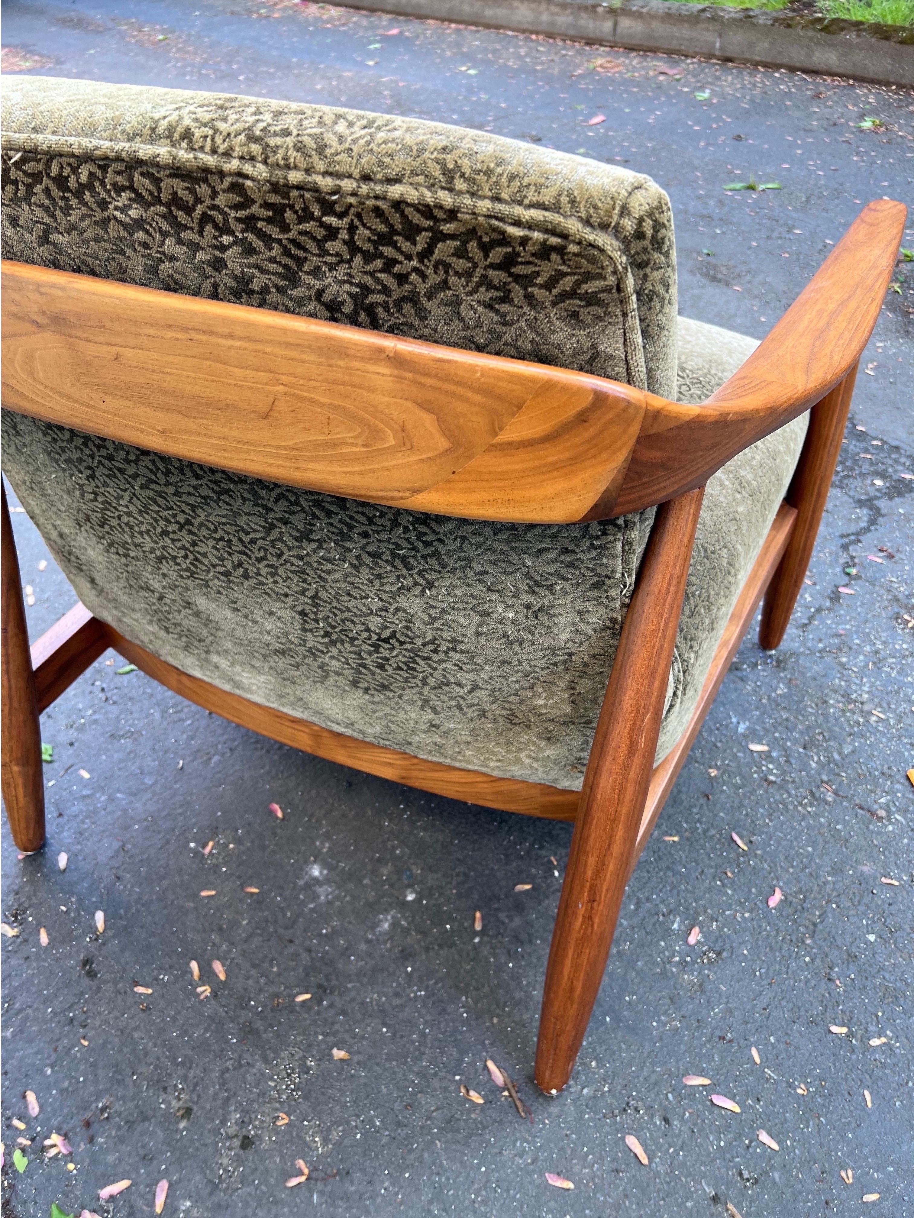 Late 20th Century Vintage Walnut Mid-Century Modern Chair with Olive Green Velvet Upholstery 