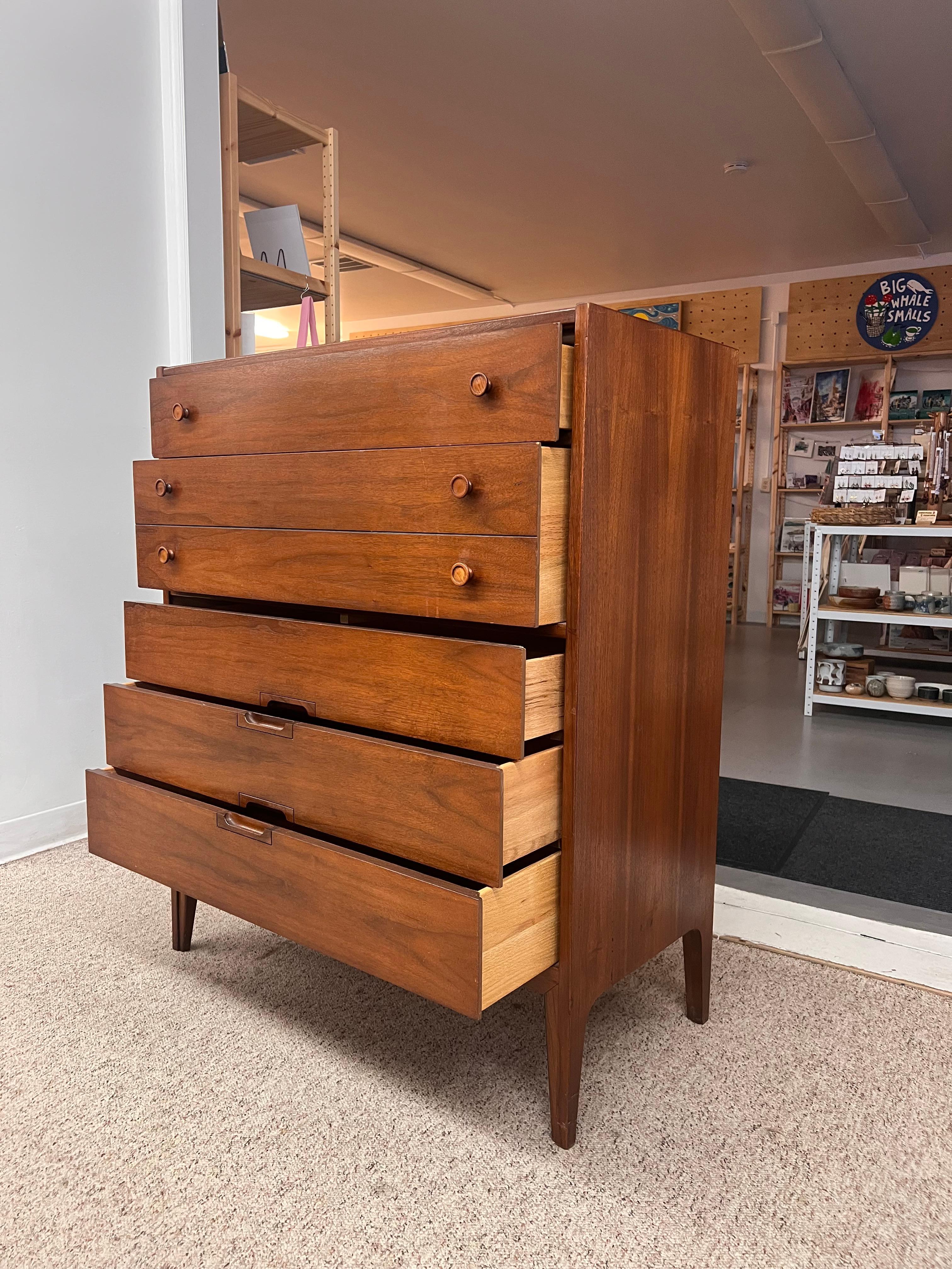 Vintage Walnut Mid-Century Modern Five Drawers Dresser Cabinet by United For Sale 5