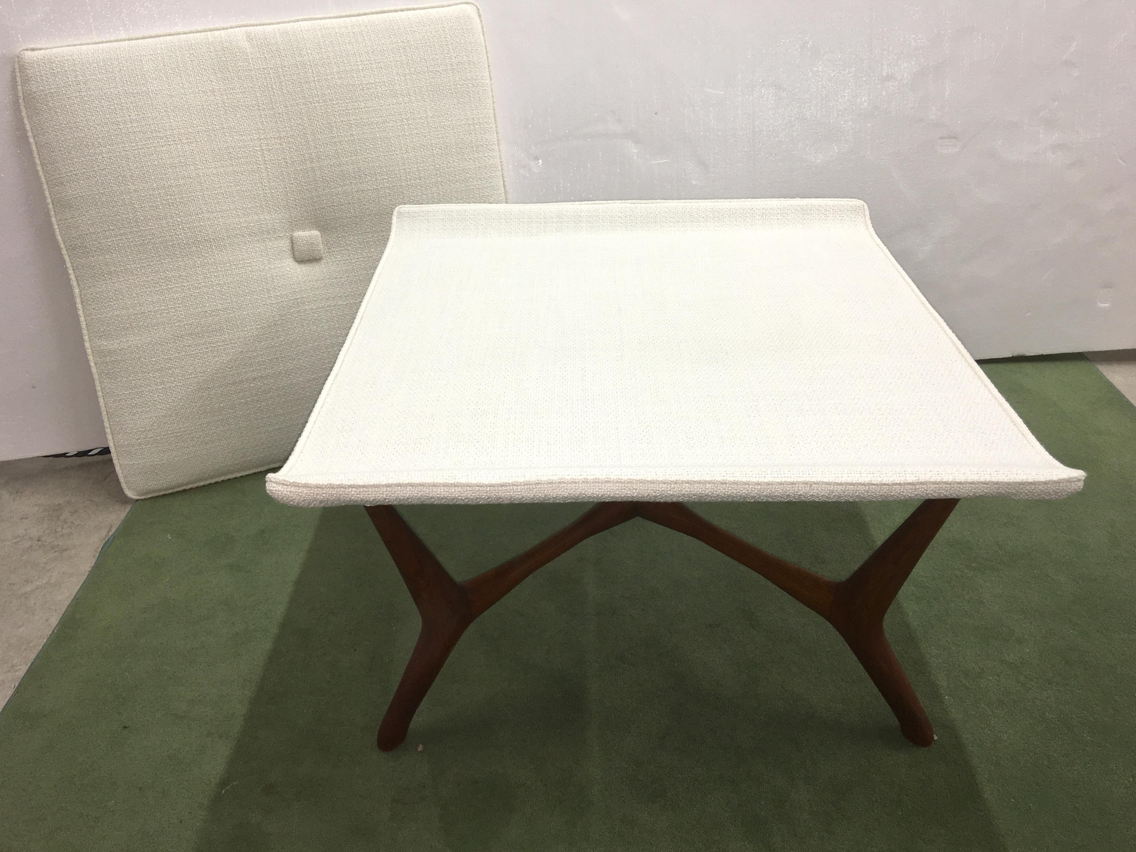 Ottoman vintage en noyer d'après Vladimir Kagan en vente 8