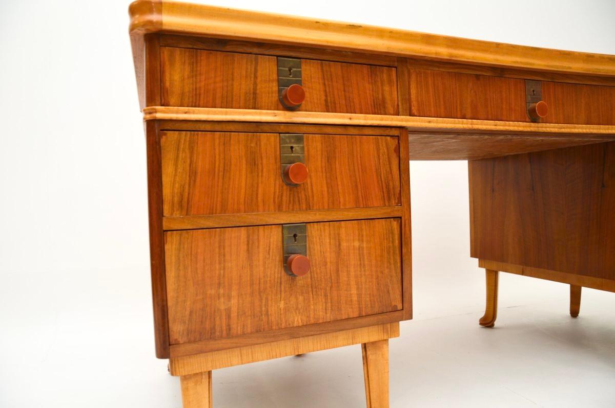 Vintage Walnut Pedestal Desk by Laszlo Hoenig For Sale 4