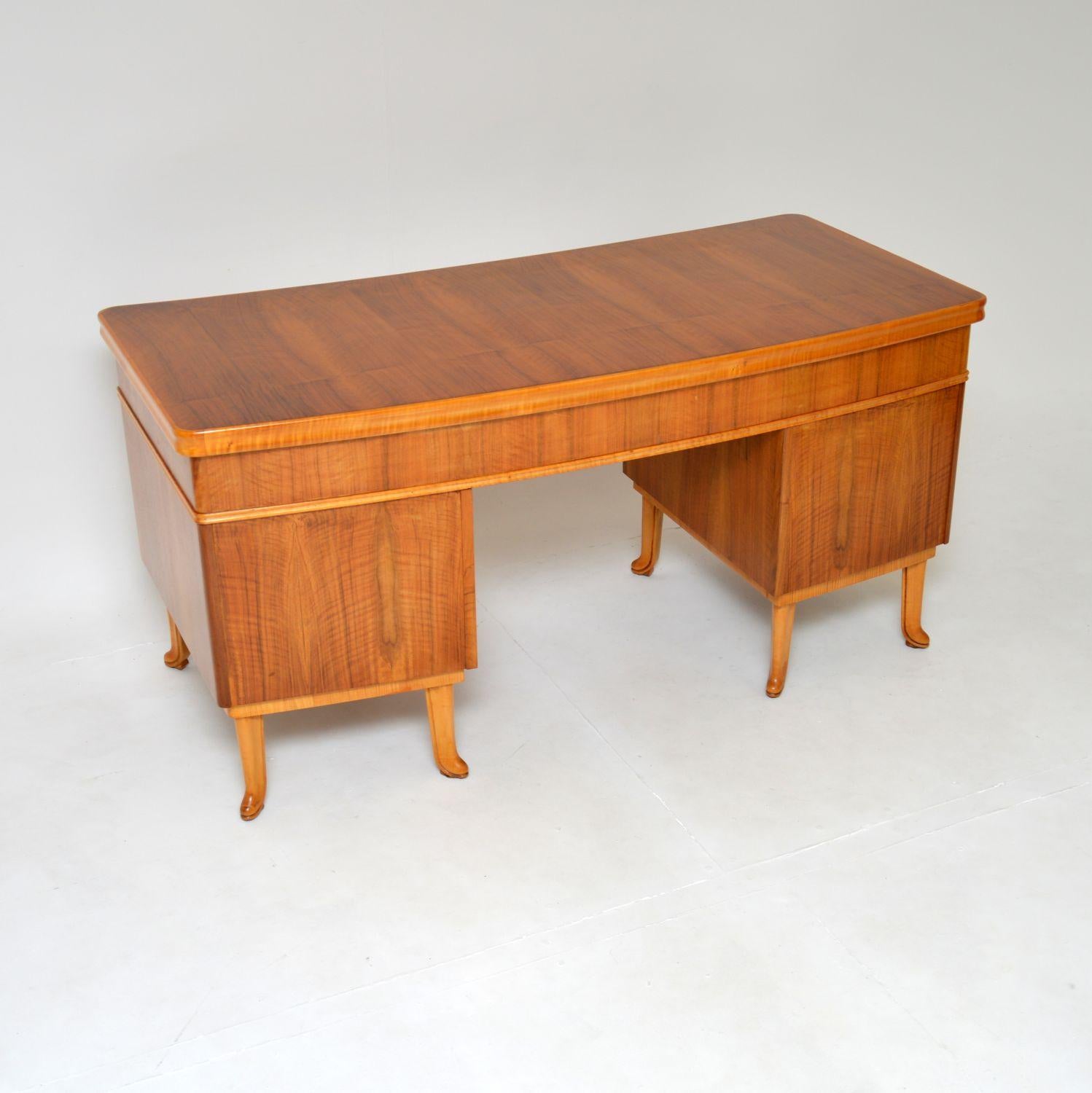 Vintage Walnut Pedestal Desk by Laszlo Hoenig In Good Condition For Sale In London, GB
