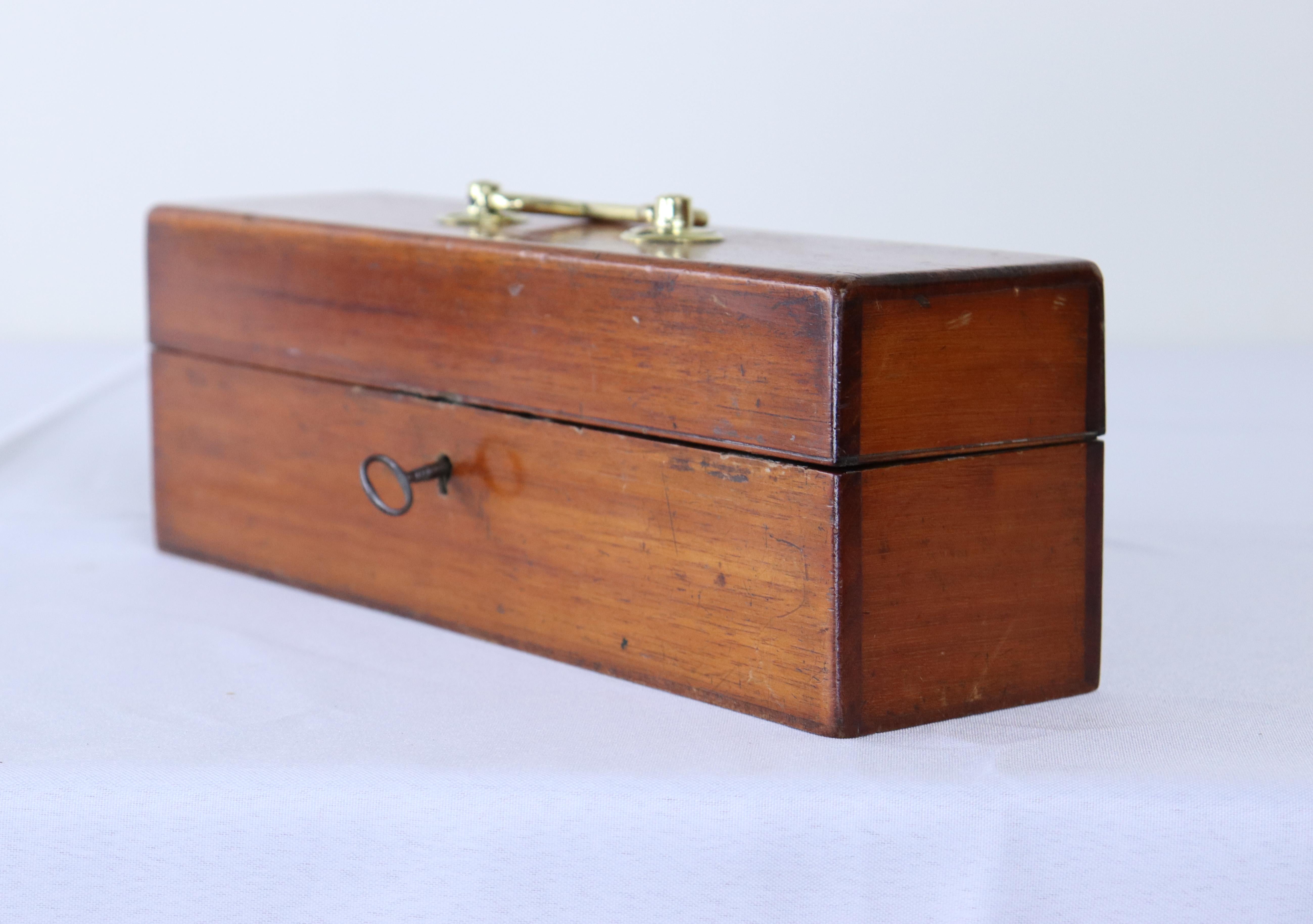 Vintage Walnut Pencil Box In Good Condition In Port Chester, NY