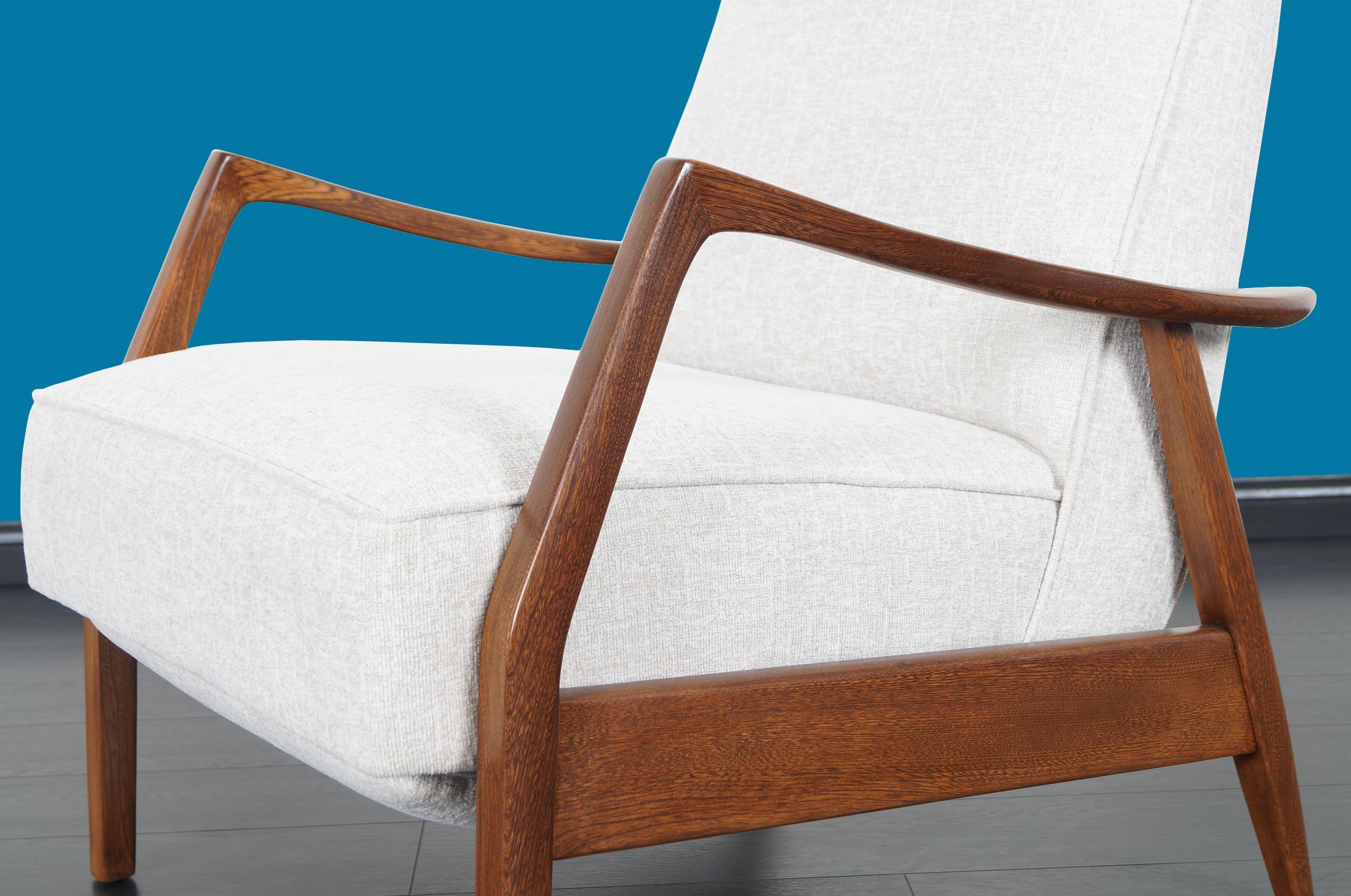 Mid-Century Modern Vintage Walnut Reclining Lounge Chair by Milo Baughman