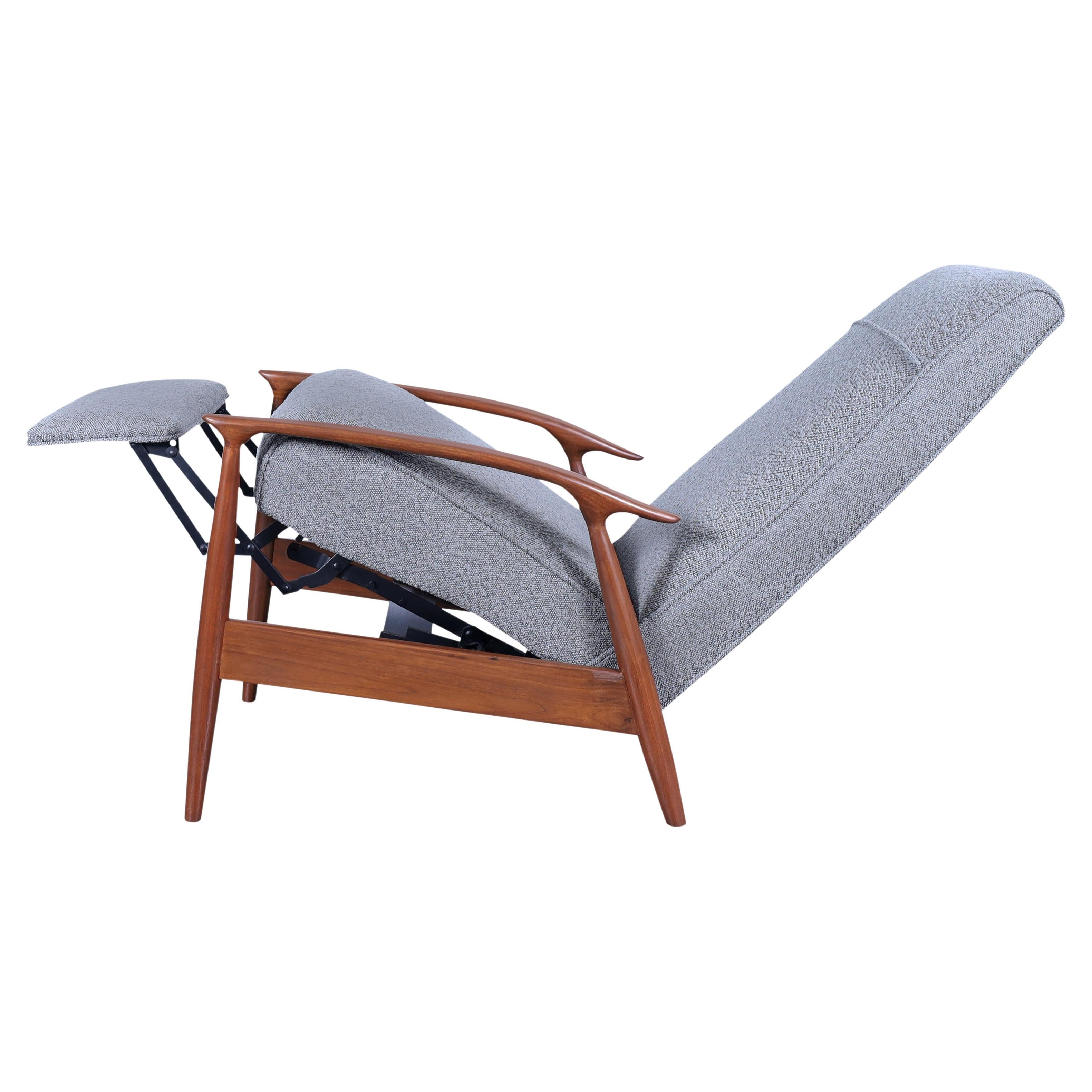 Vintage Walnut Reclining Lounge Chair by Milo Baughman for Thayer Coggin