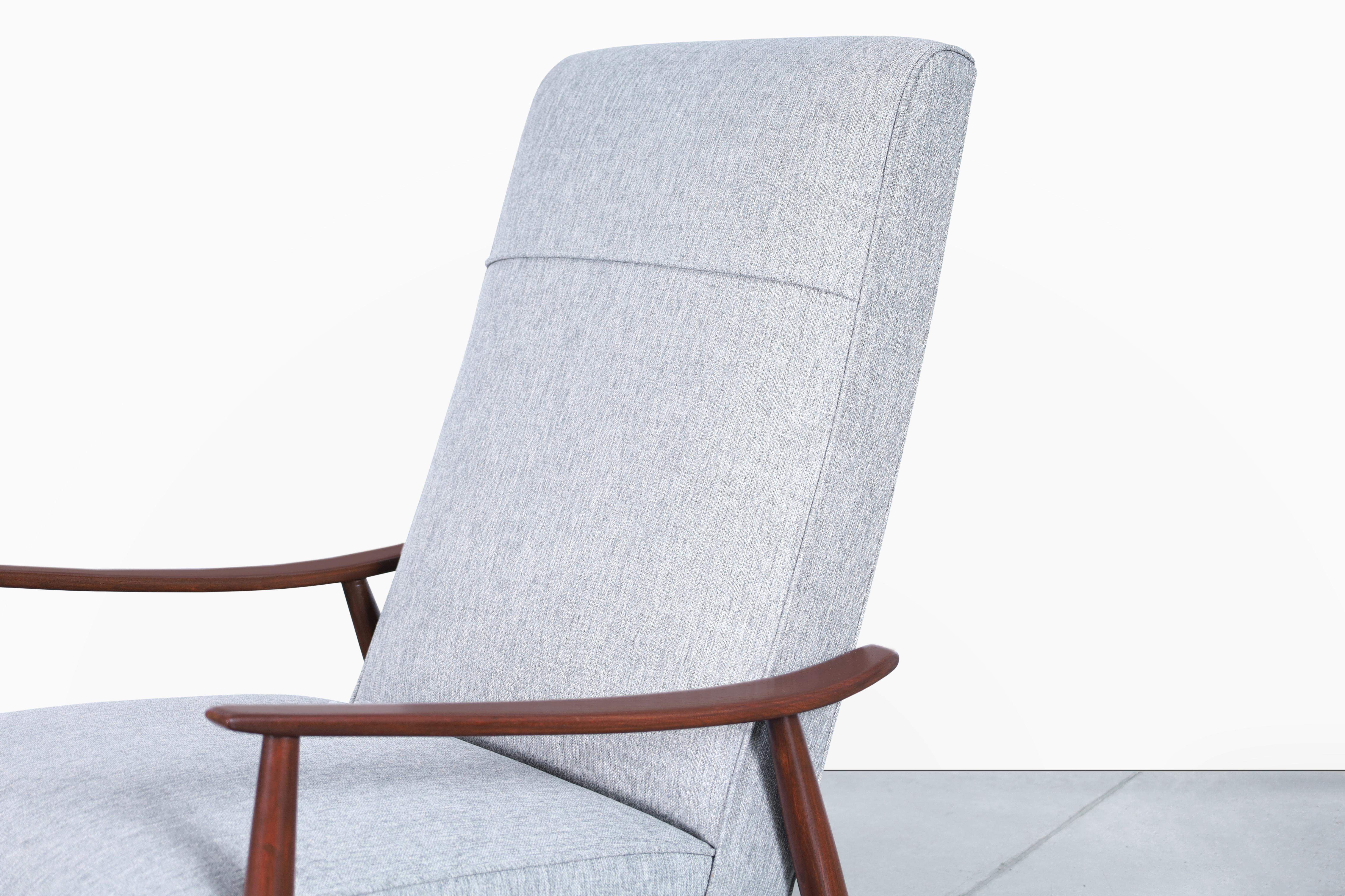 American Vintage Walnut Reclining Lounge Chair Model-74 by Milo Baughman
