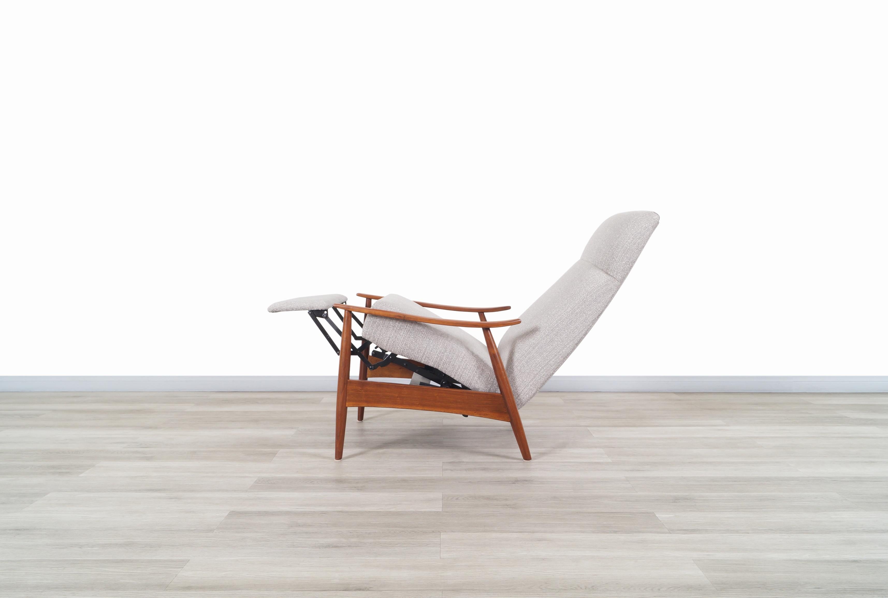 Fabric Vintage Walnut Reclining Lounge Chair Model-74 by Milo Baughman