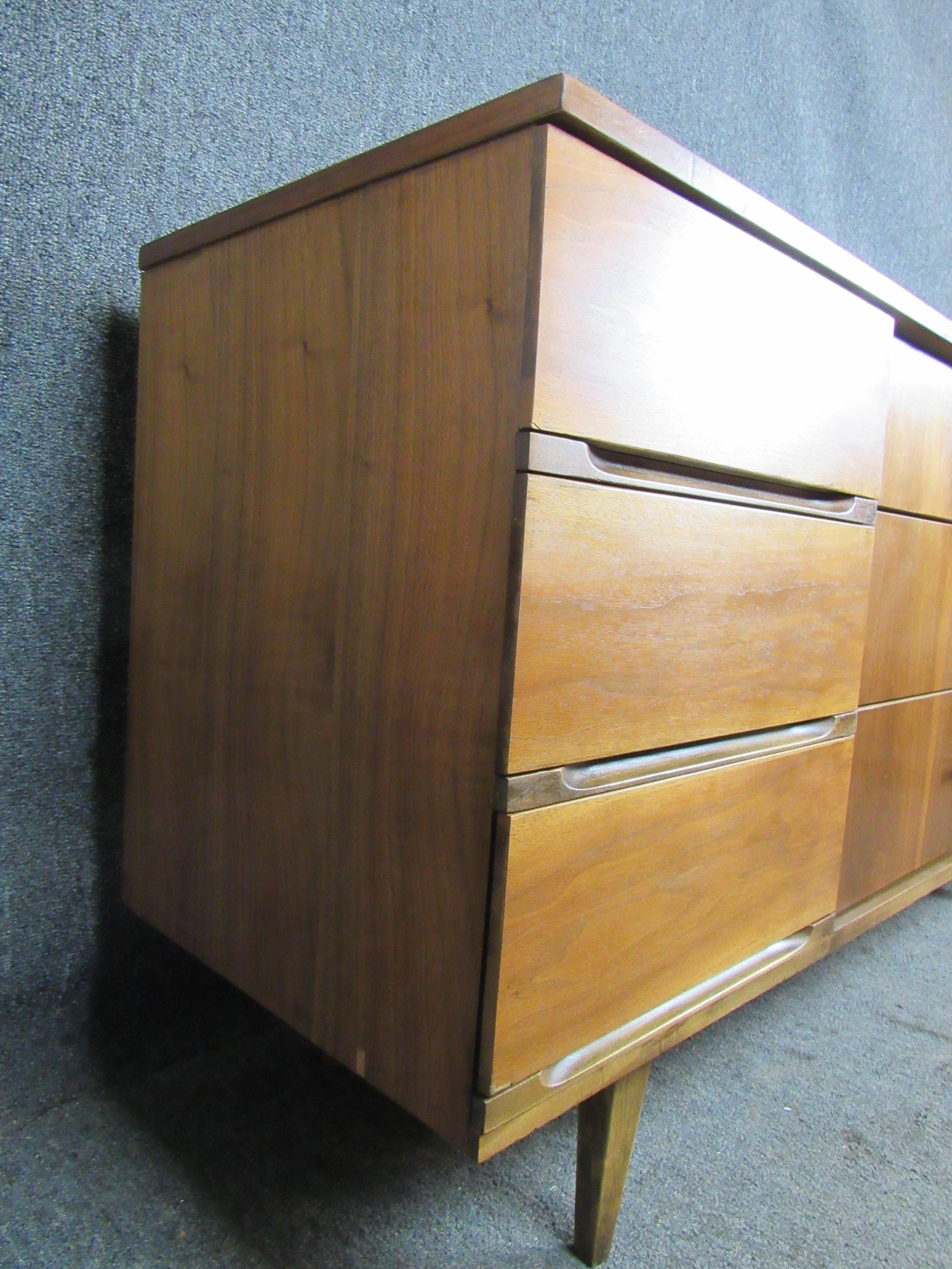20th Century Vintage Walnut Sideboard by Harmony House For Sale