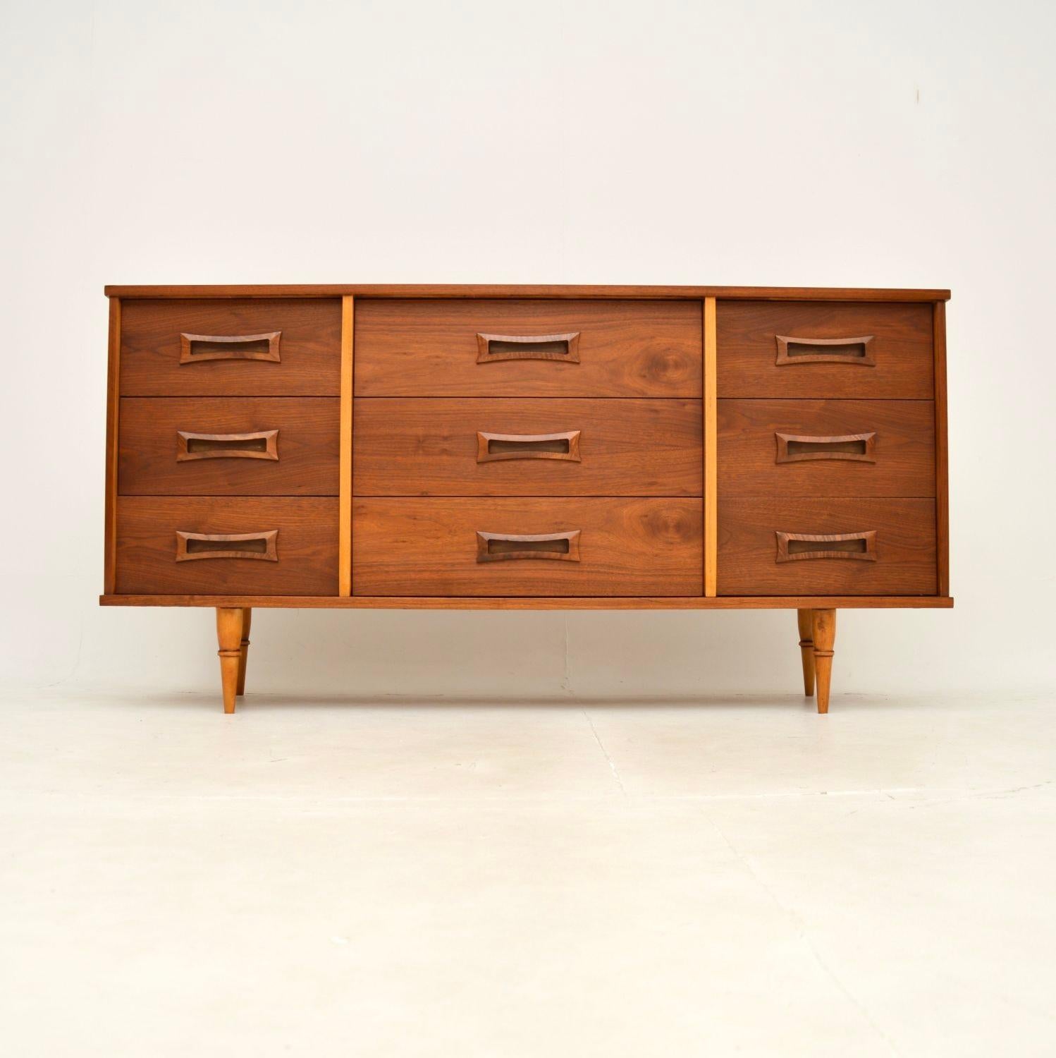 Mid-Century Modern Vintage Walnut Sideboard / Chest of Drawers For Sale