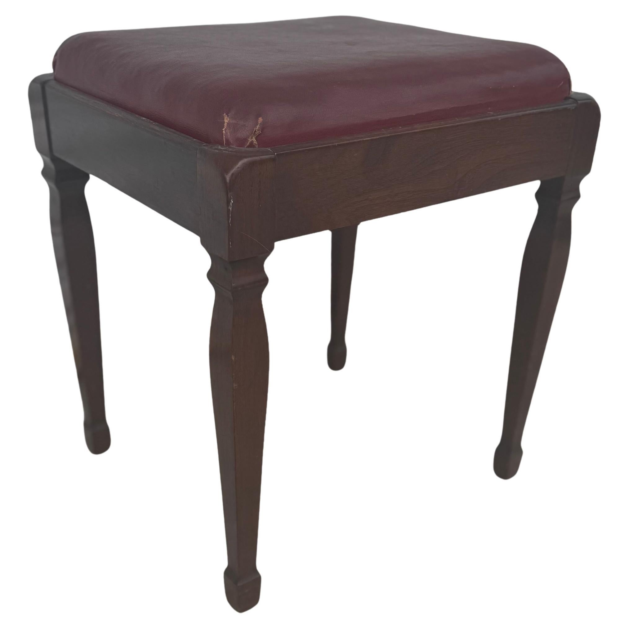 Vintage Walnut Singer Sewing Stool with Lift Top (Tabouret de couture Singer en noyer avec plateau élévateur) en vente