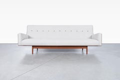 Vintage-Sofa aus Nussbaumholz, Modell U-150 von Jens Risom