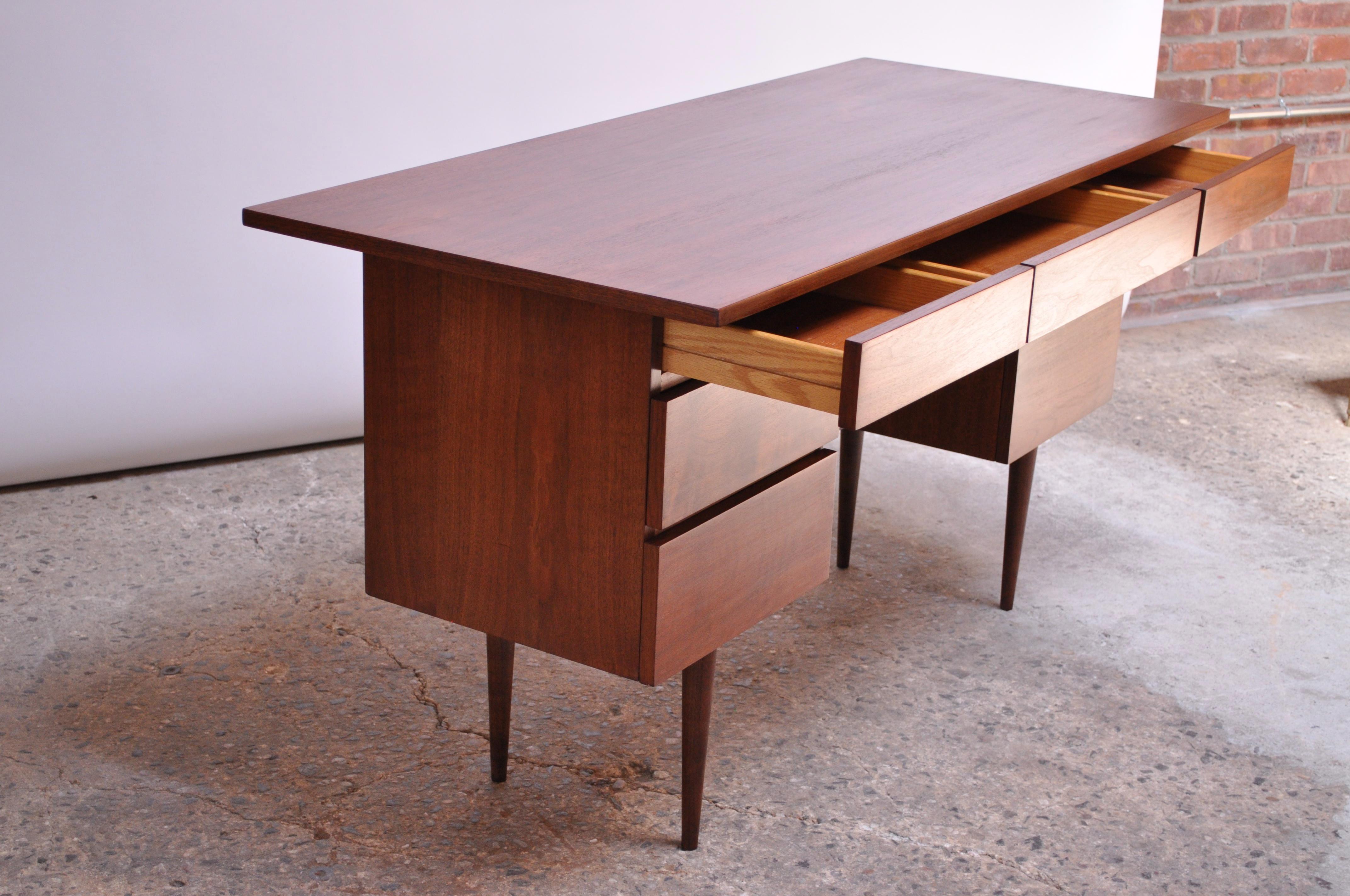 Vintage Walnut Student Desk by Mel Smilow In Good Condition In Brooklyn, NY