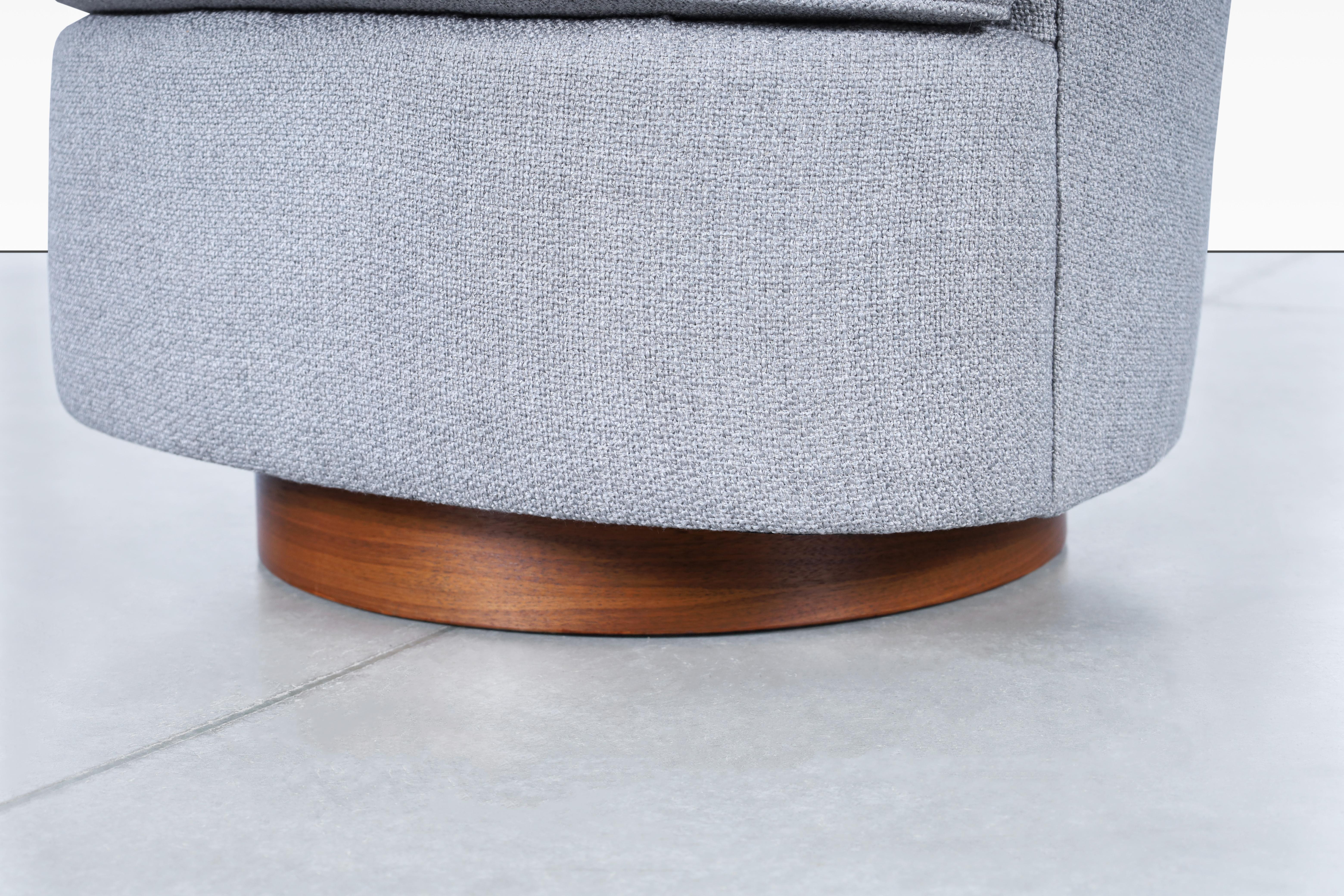 Vintage Nussbaum Lounge-Drehstühle im Angebot 5