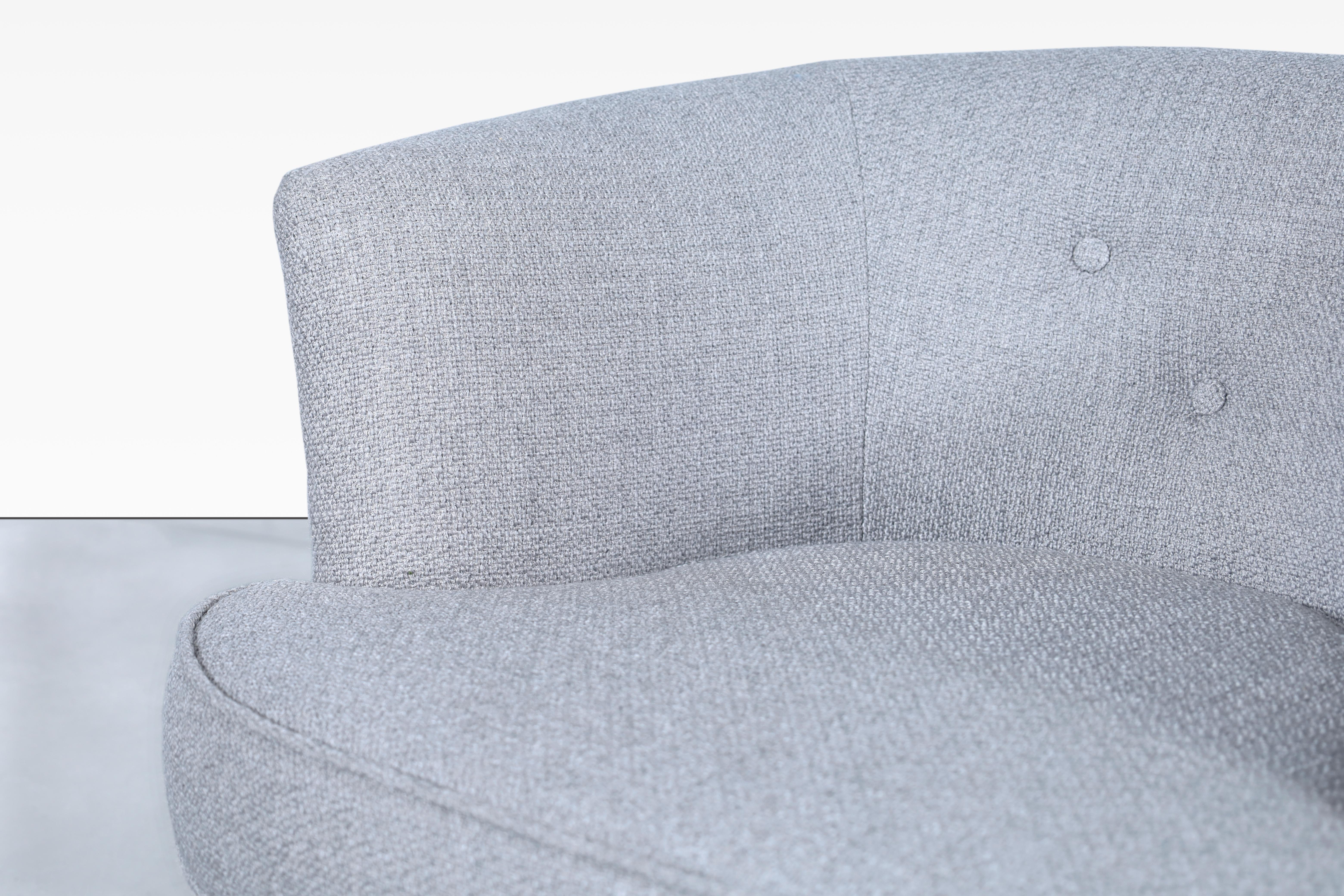 Vintage Nussbaum Lounge-Drehstühle (Stoff) im Angebot