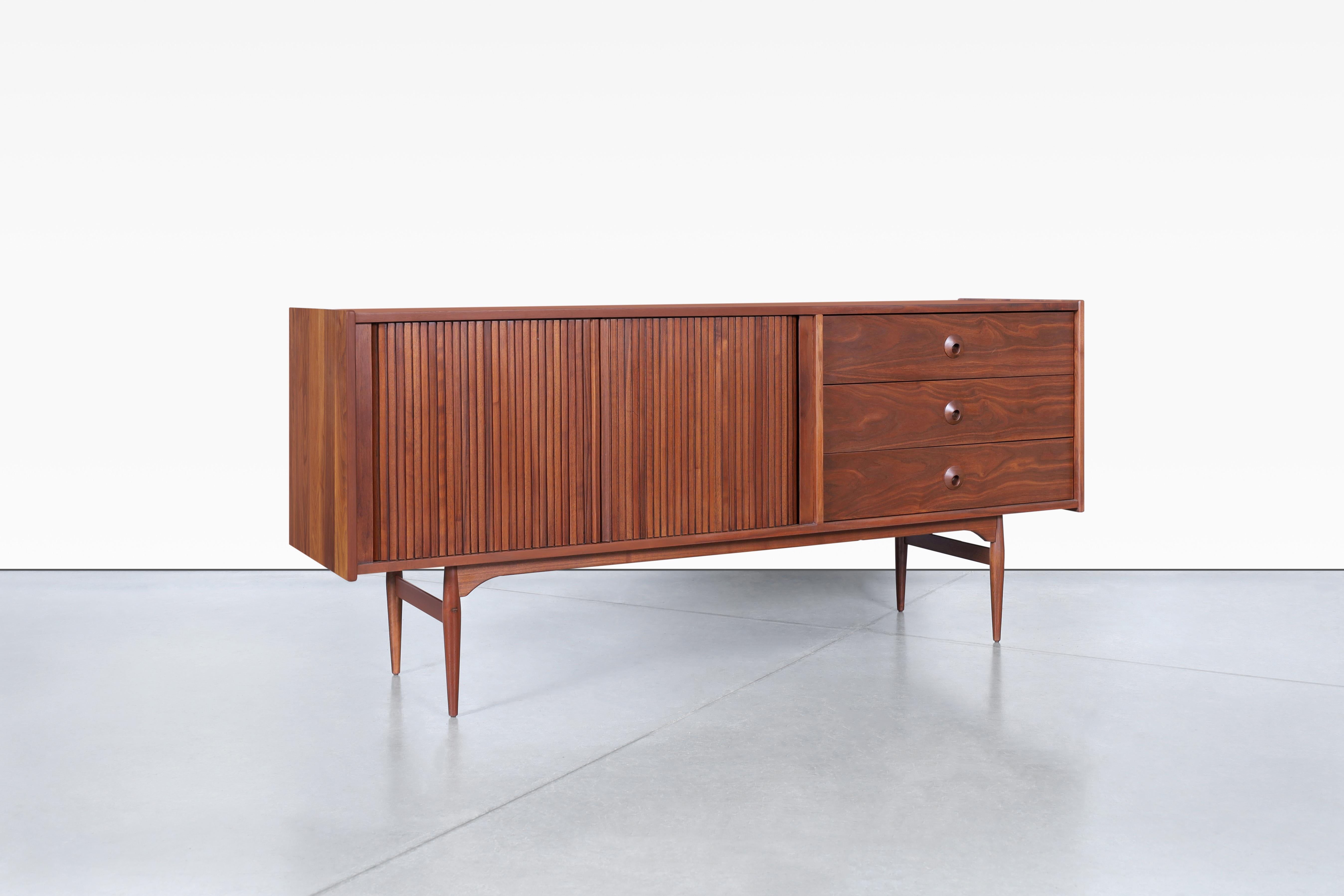 Vintage Walnut Tambour Door Credenza by John Caldwell for Brown Saltman In Excellent Condition In North Hollywood, CA