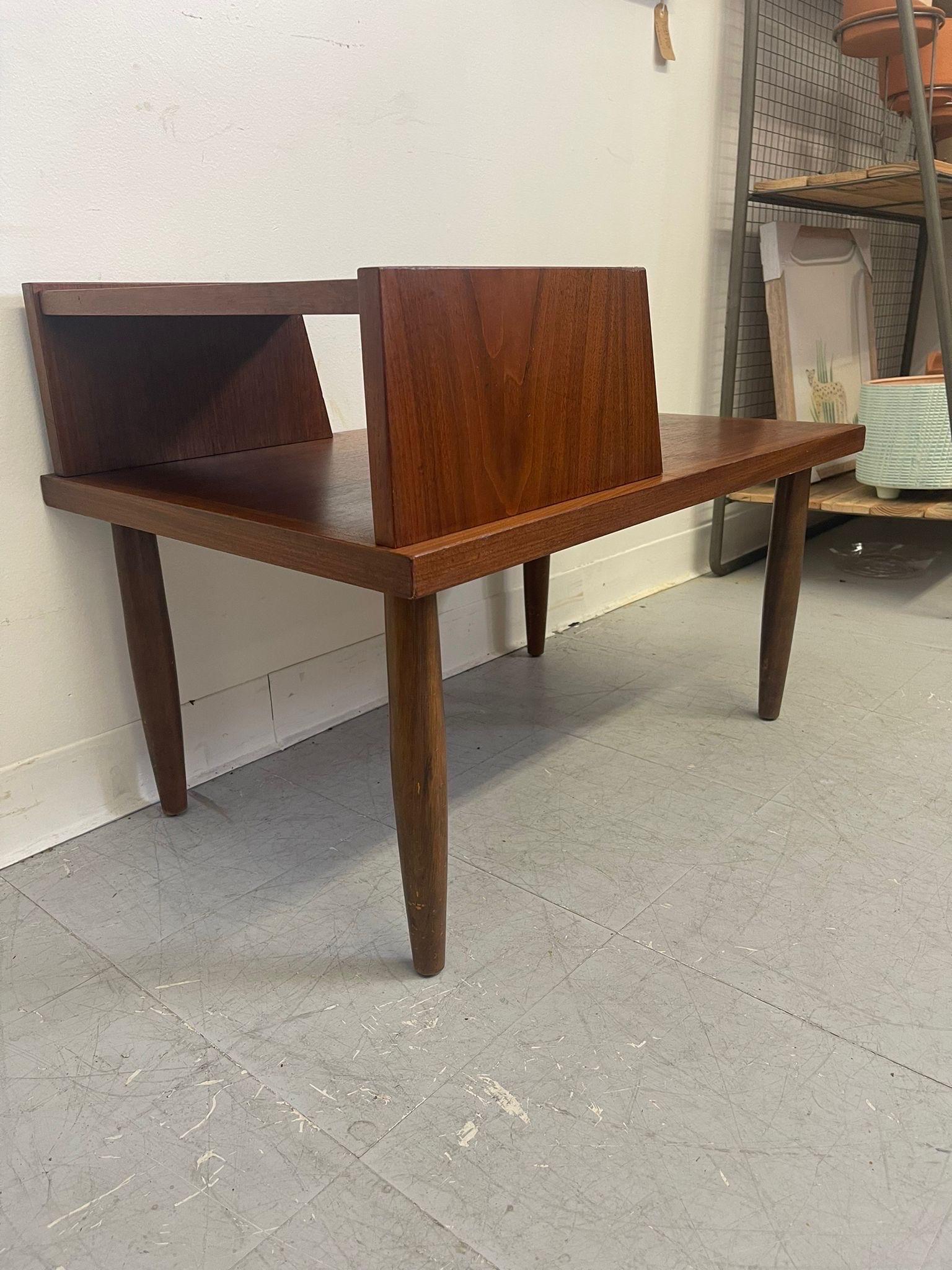 Late 20th Century Vintage Walnut Toned Mid Century Modern Accent Table. For Sale