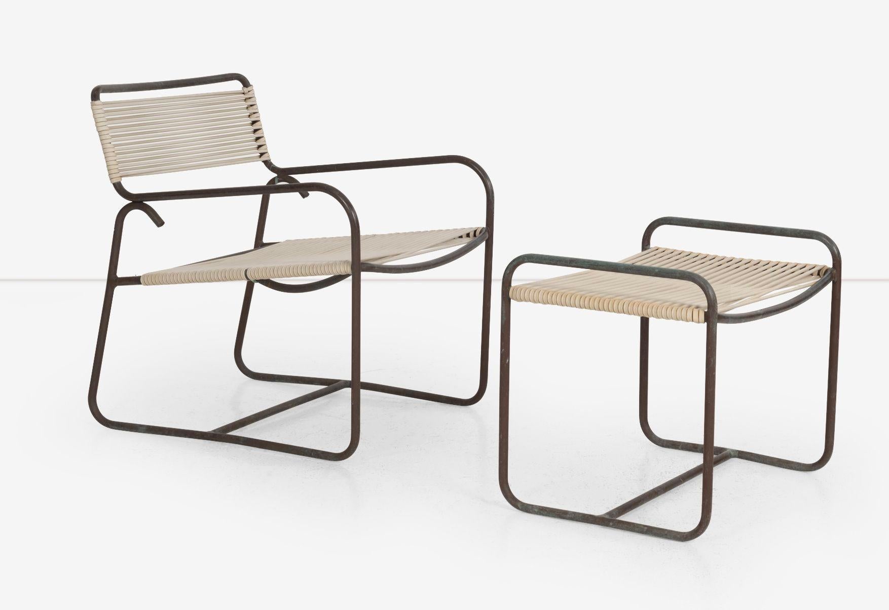 Silla de salón y otomana Walter Lamb Bronce para Brown Jordan, modelo C-5700, estructura y otomana muy bien patinadas con cordones de nailon originales.
Dimensiones:
29,50