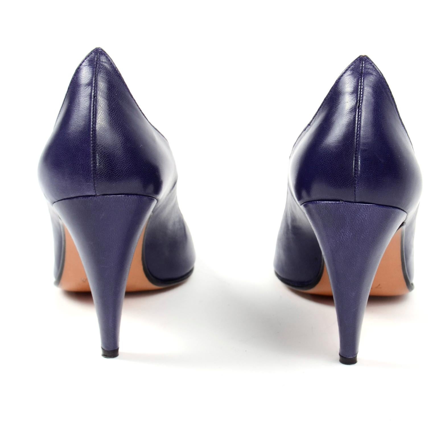 Chaussures vintage Walter Steiger sculptées avant-garde en cuir bleu avec des talons en vente 1