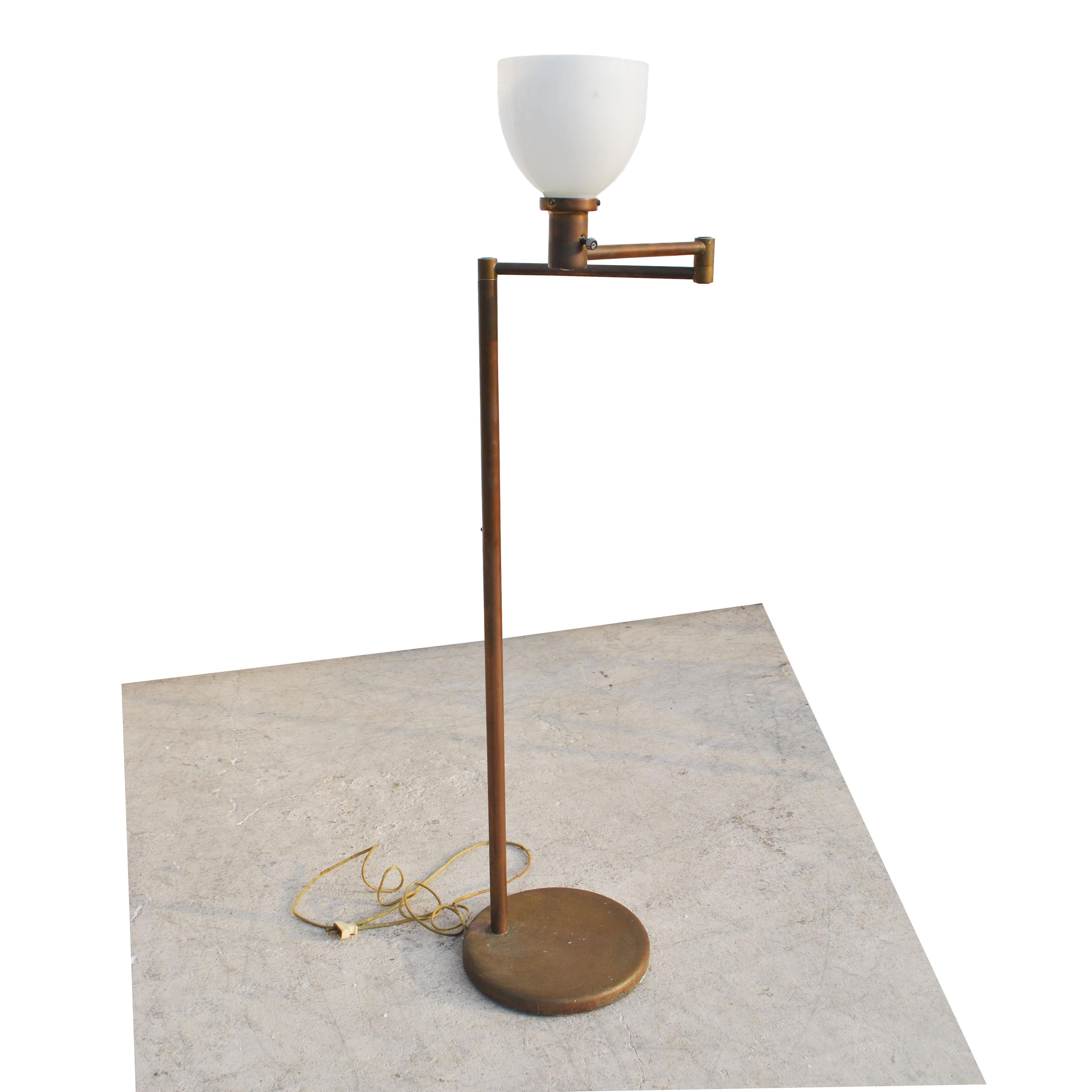 Vintage Walter Von Nessen Studio Bronze Swing-Arm Floor Lamp, 1950 In Good Condition For Sale In Pasadena, TX
