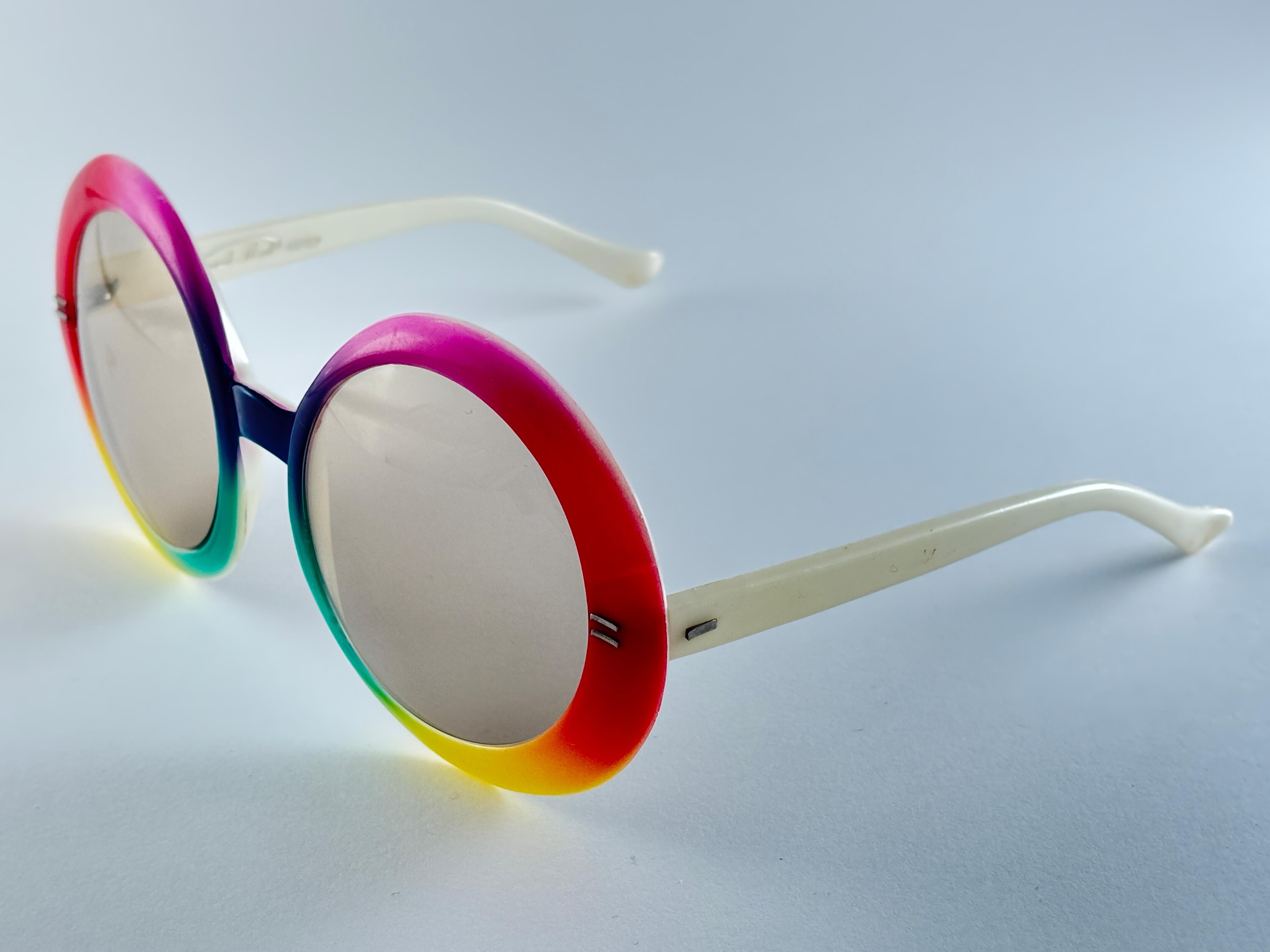 Vintage Wand Art übergroße bunte 1970er Sonnenbrille Made in Italy im Angebot 2