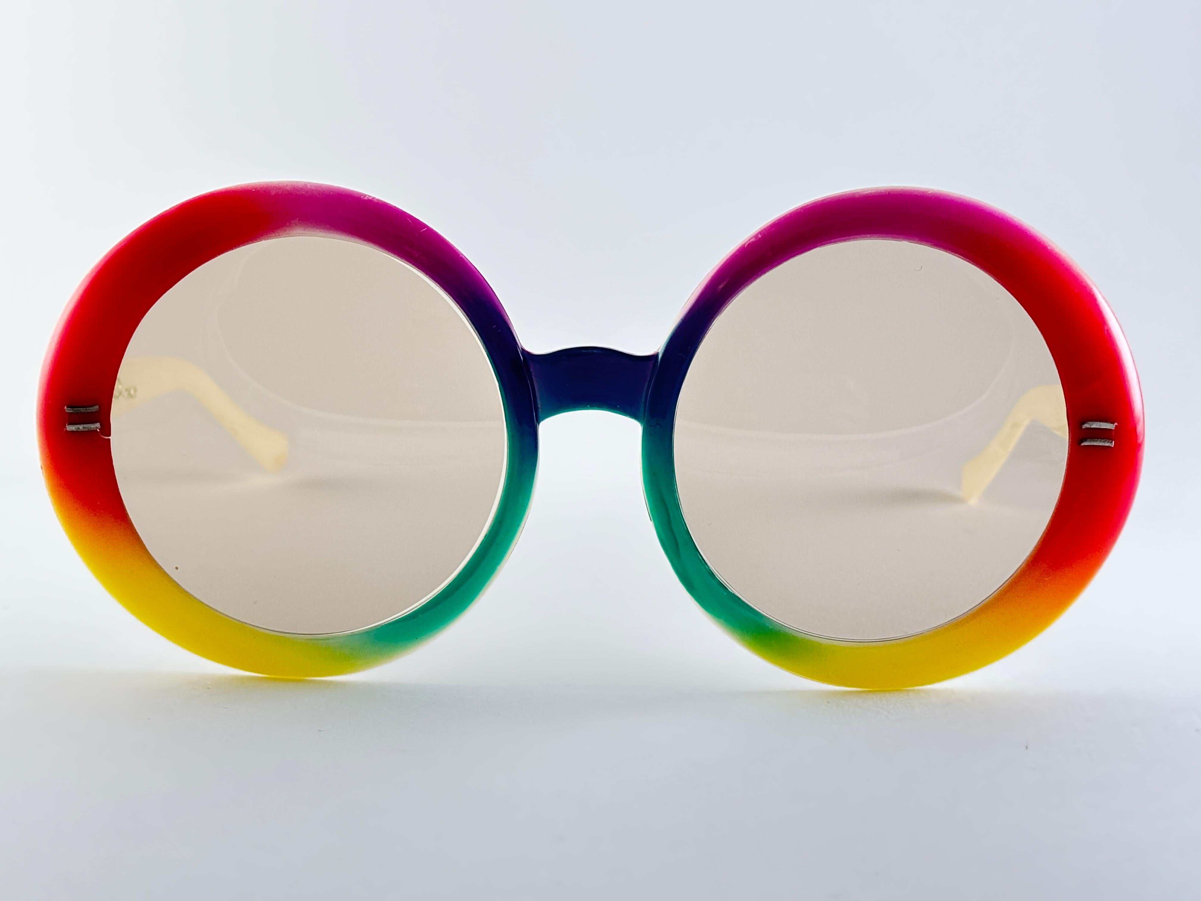 Vintage Wand Art übergroße bunte 1970er Sonnenbrille Made in Italy im Angebot 3