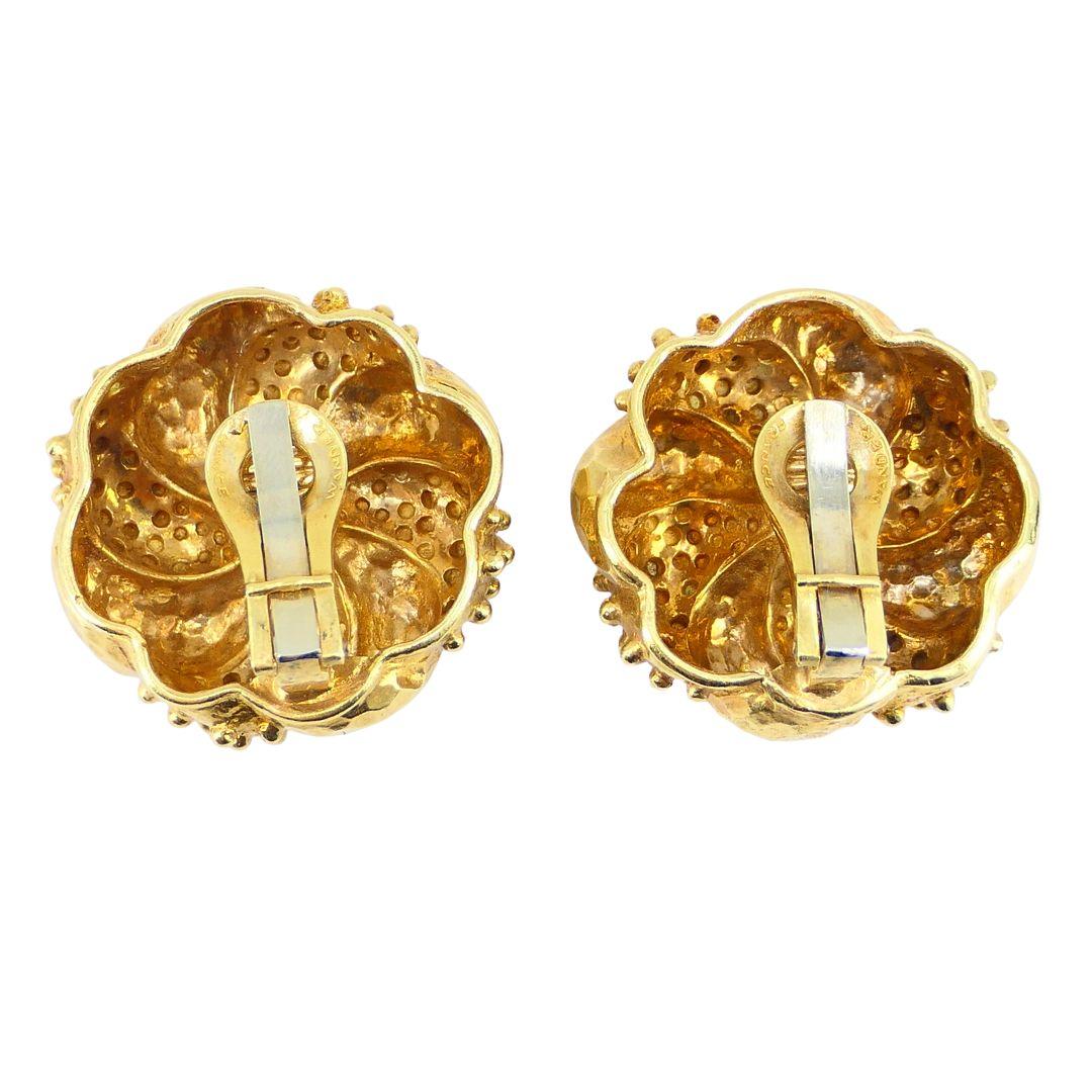 Vintage Wander 18k Gold Floral Clip-on Earrings For Sale 3