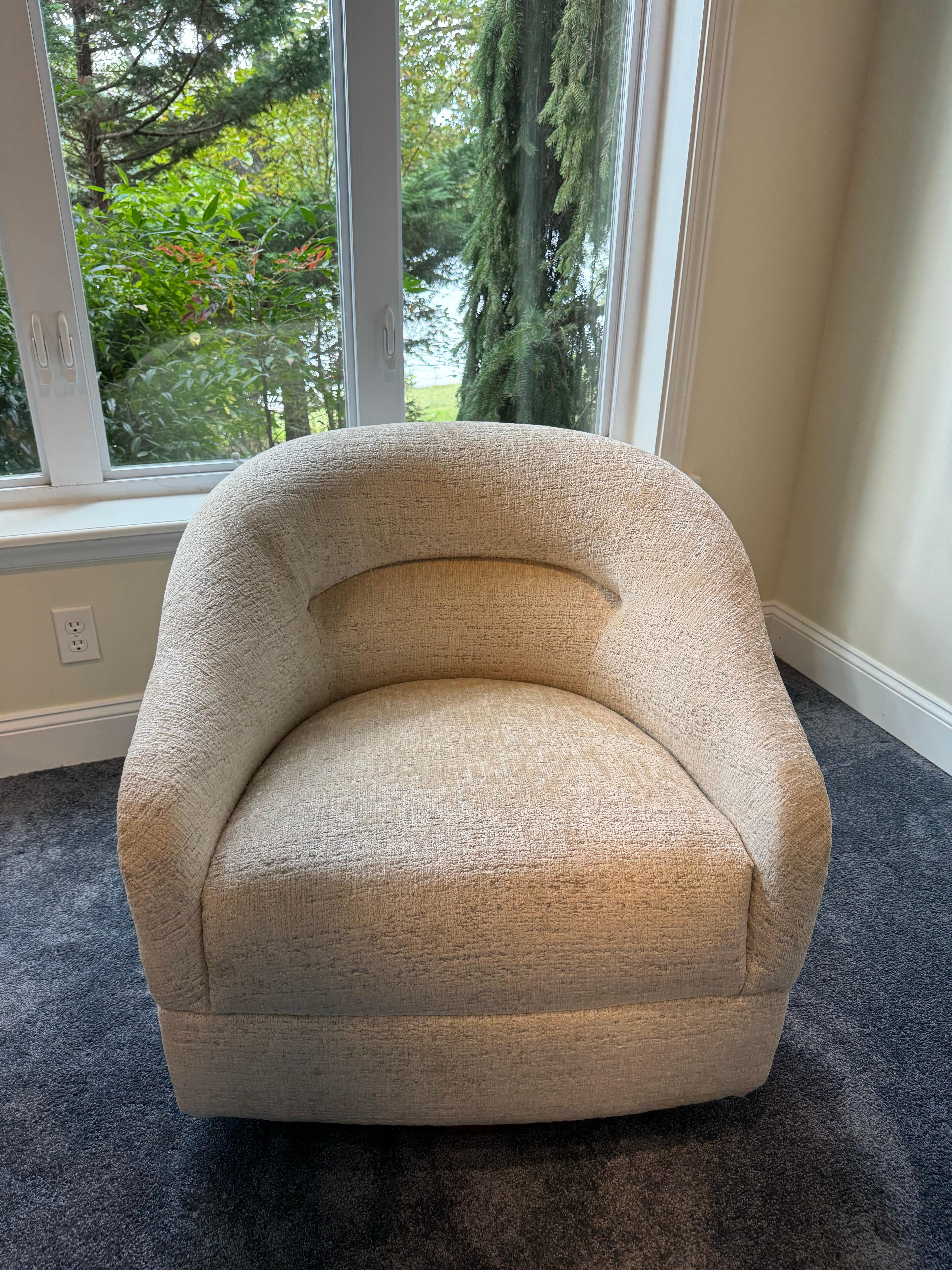 Mid-Century Modern Chaises pivotantes Vintage Ward Bennet - une paire en vente