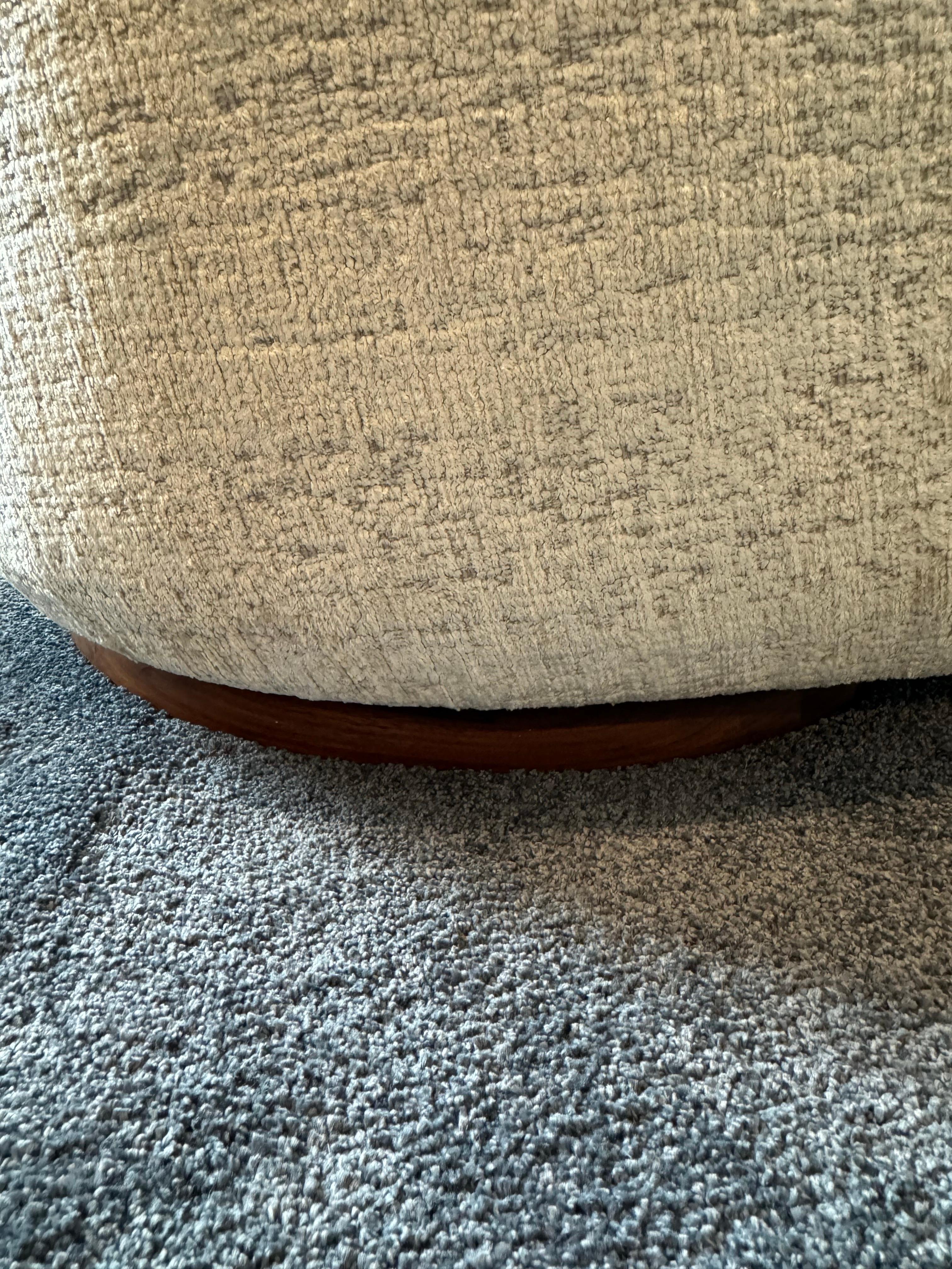 Chaises pivotantes Vintage Ward Bennet - une paire Bon état - En vente à Roanoke, VA